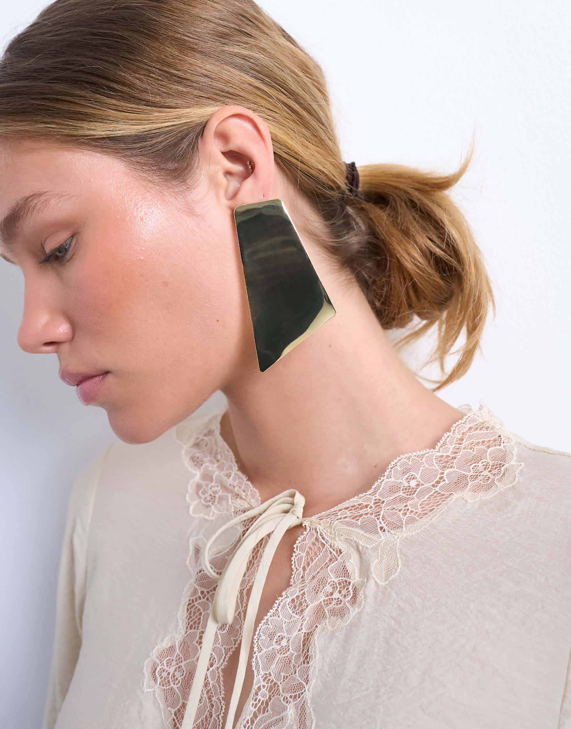 Boucles d'oreilles puces Emmey de Topshop, couleur or