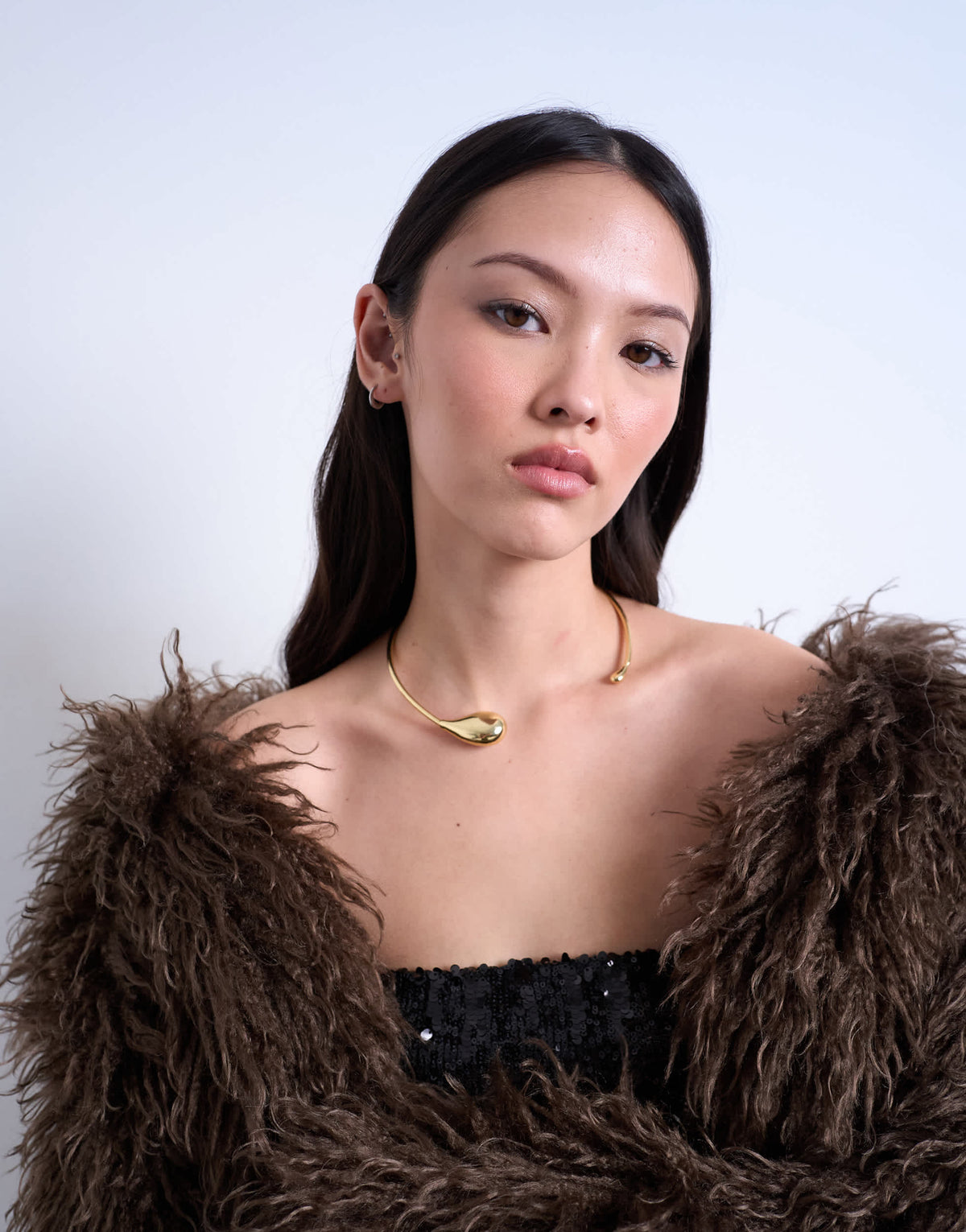 Topshop Nila teardrop adjustable choker necklace in gold