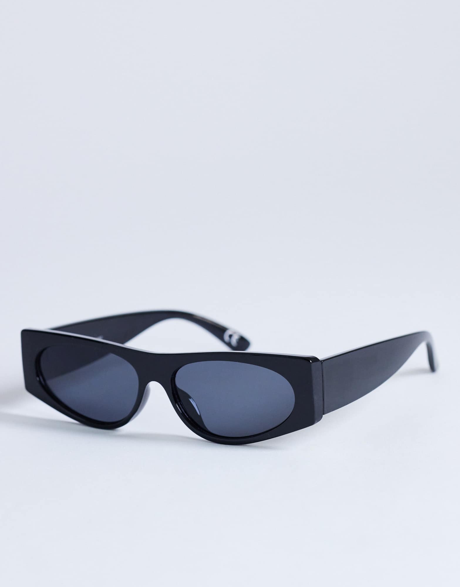 Topshop Mykonos cat eye sunglasses in black