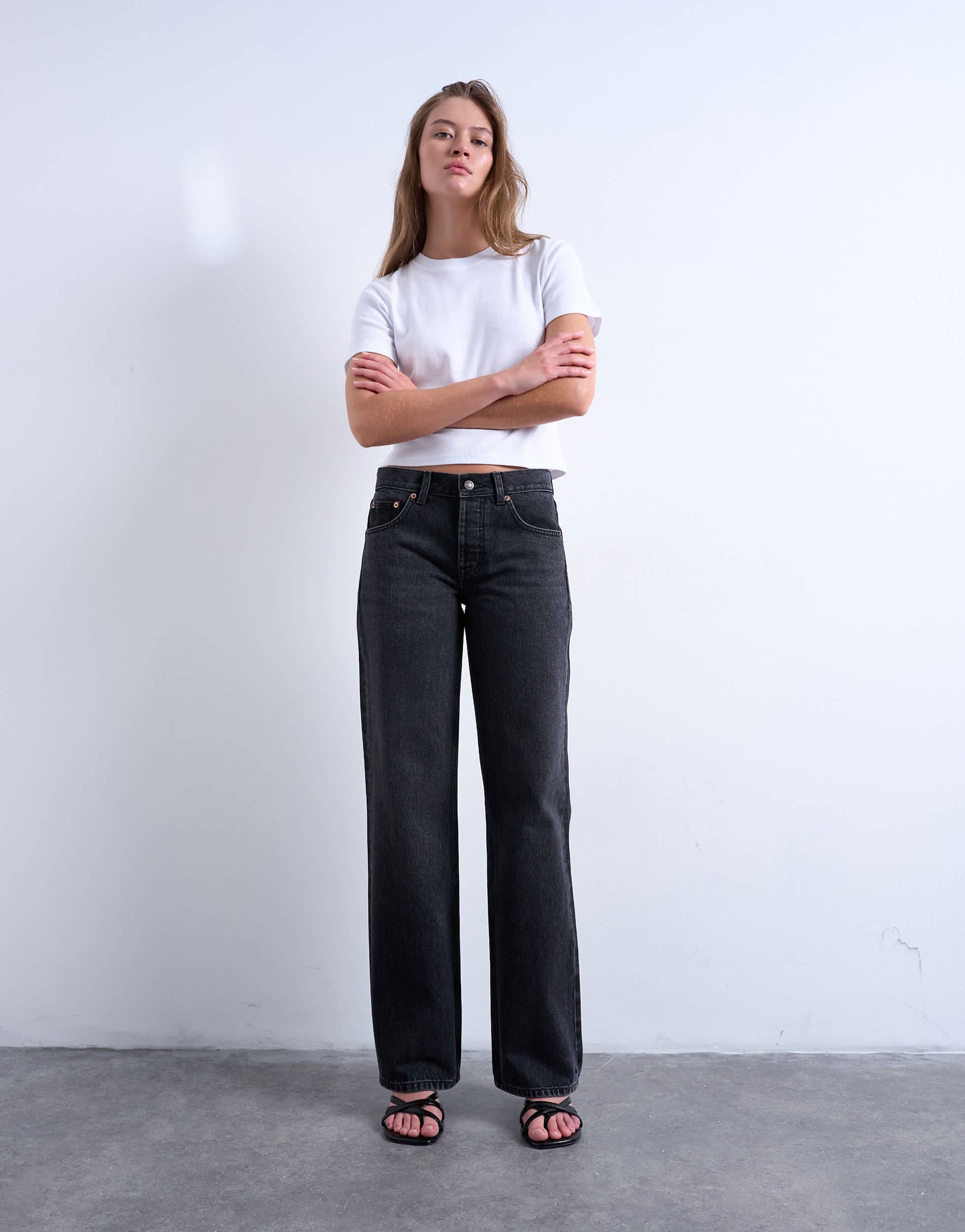Topshop Ember low rise relaxed straight leg jean in washed black