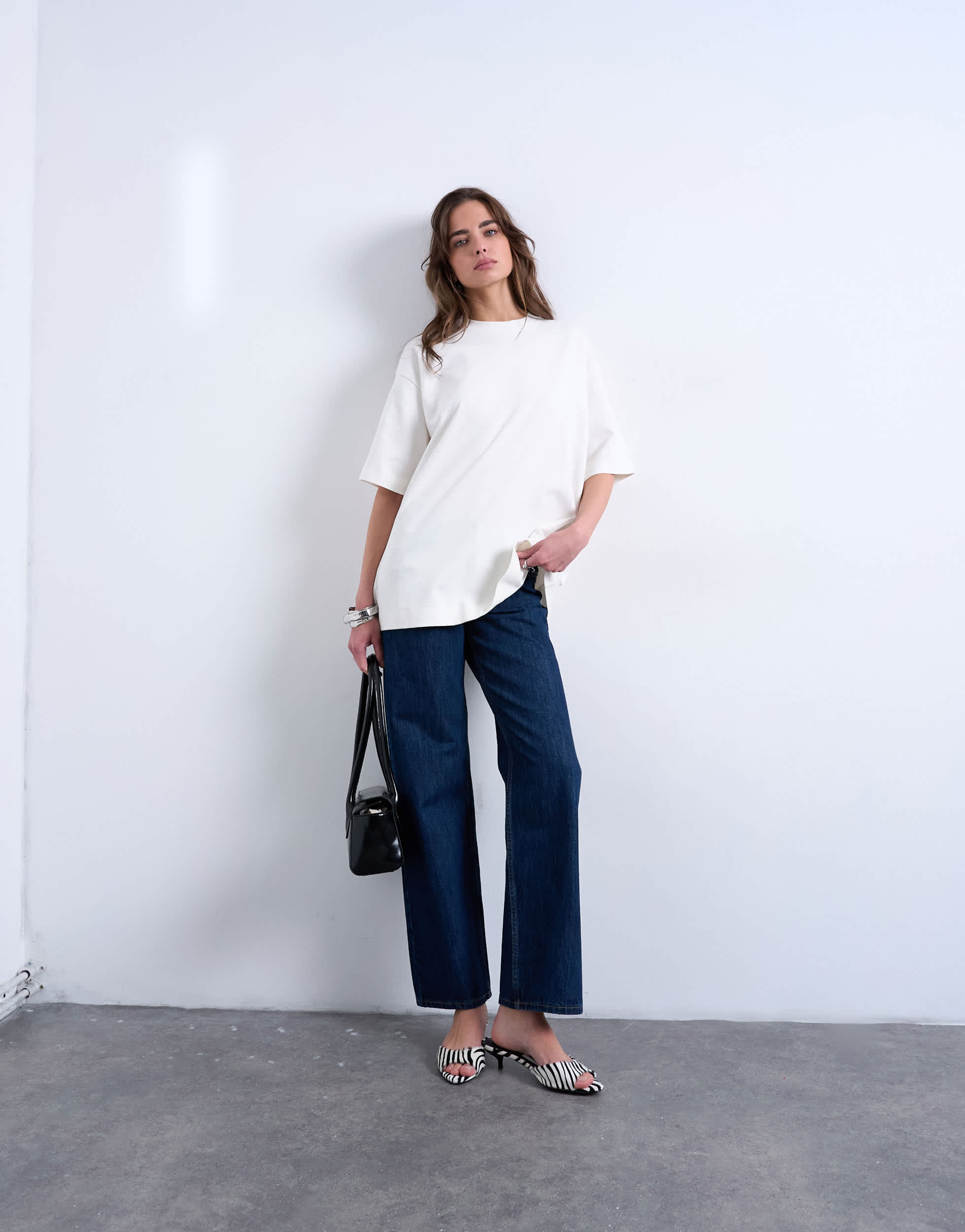 Topshop Ember low rise relaxed straight leg jean in indigo rinse