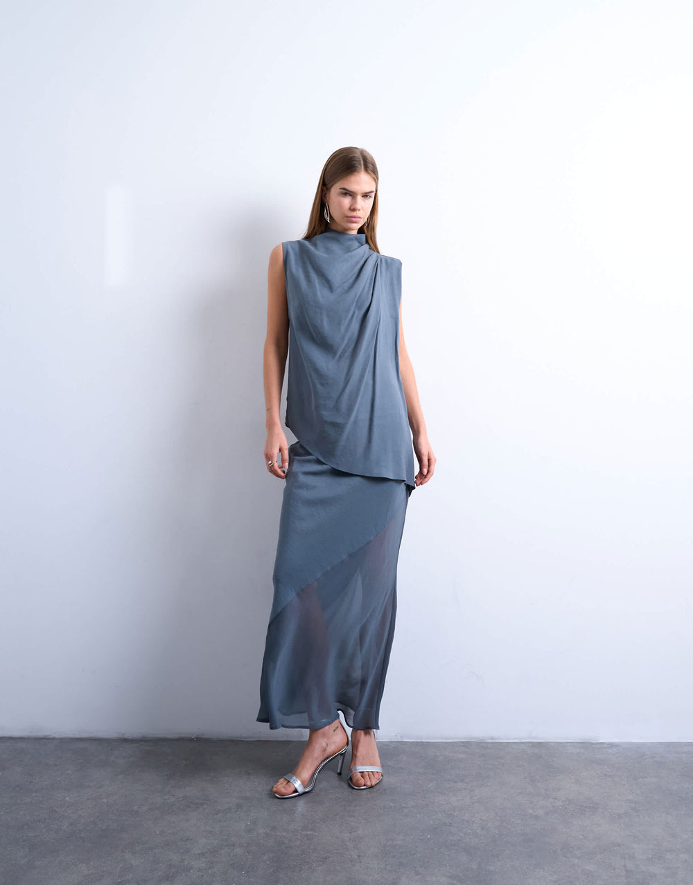 Topshop-Rock aus Satin mit Stoffmix im Schrägschnitt in Blau