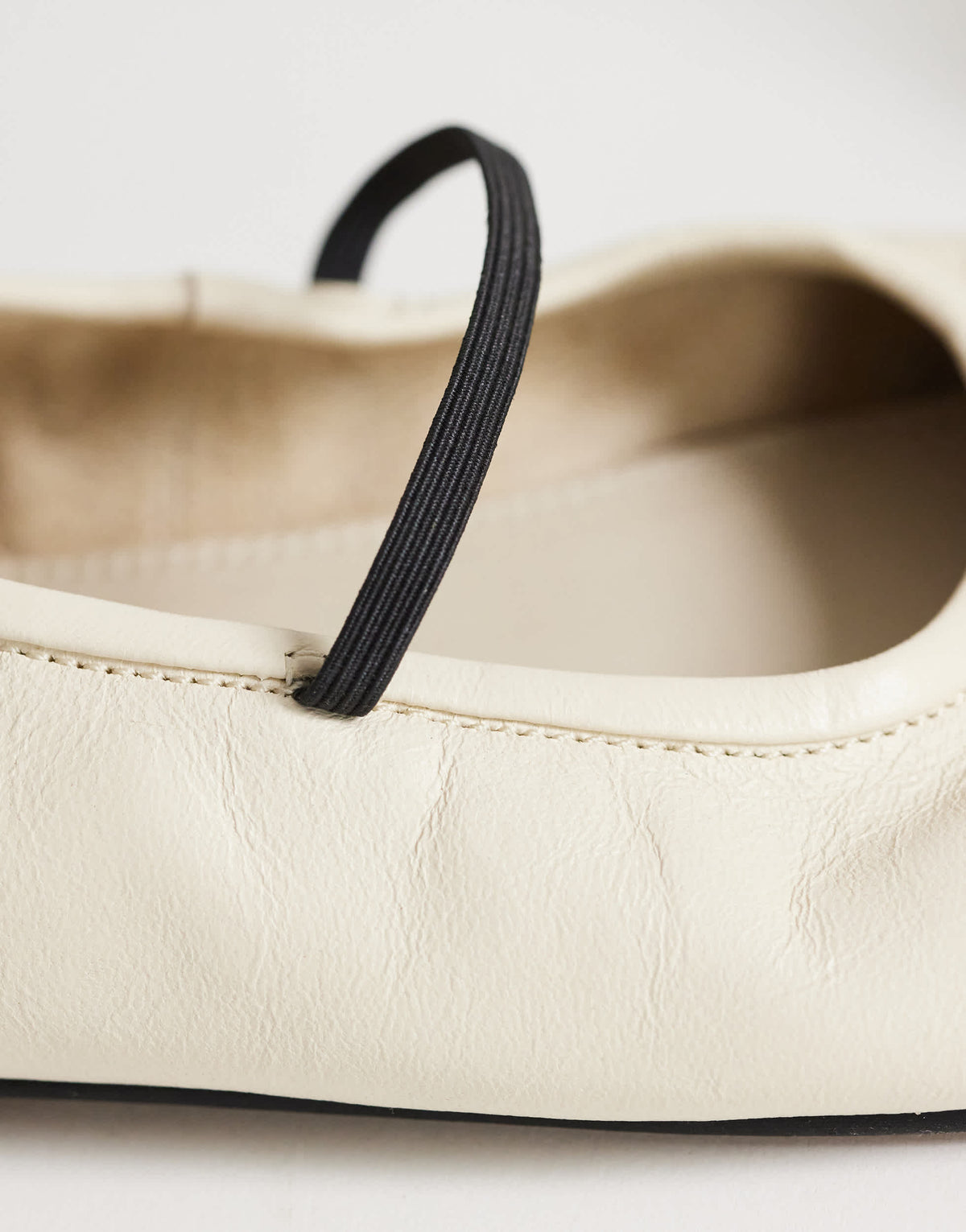 Topshop Bella leather round toe ballet flat in off white