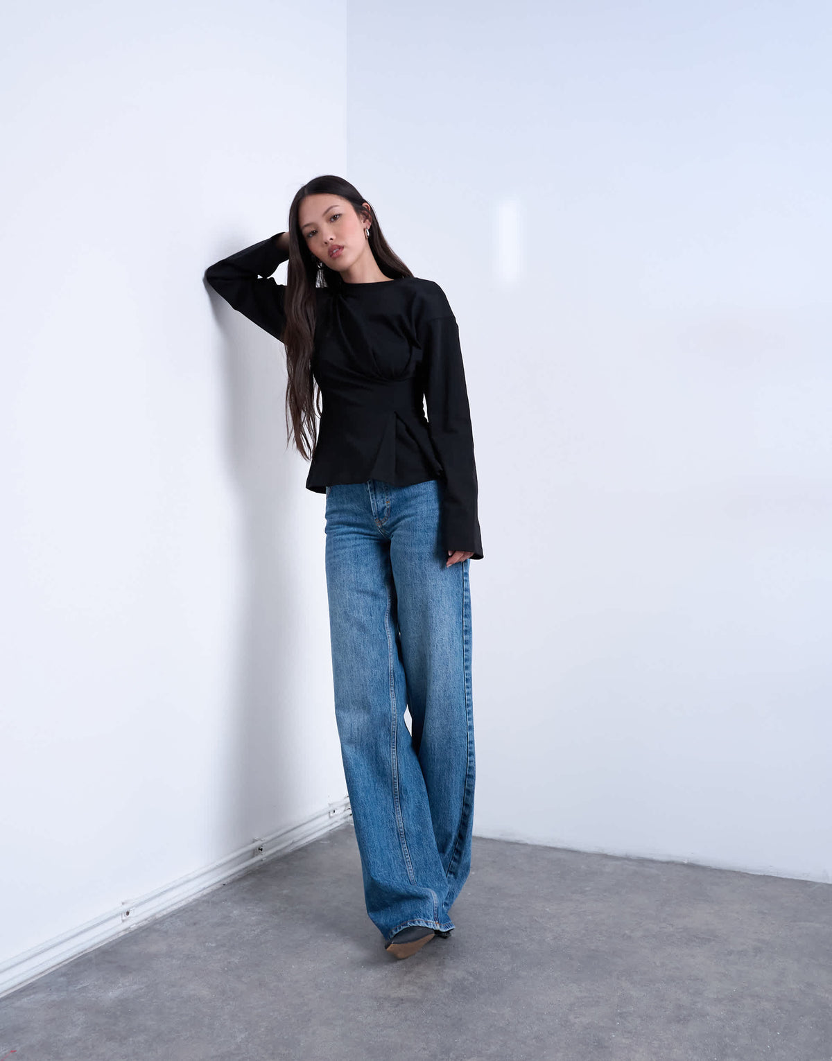 Topshop cinch waist structured long sleeve tee in black