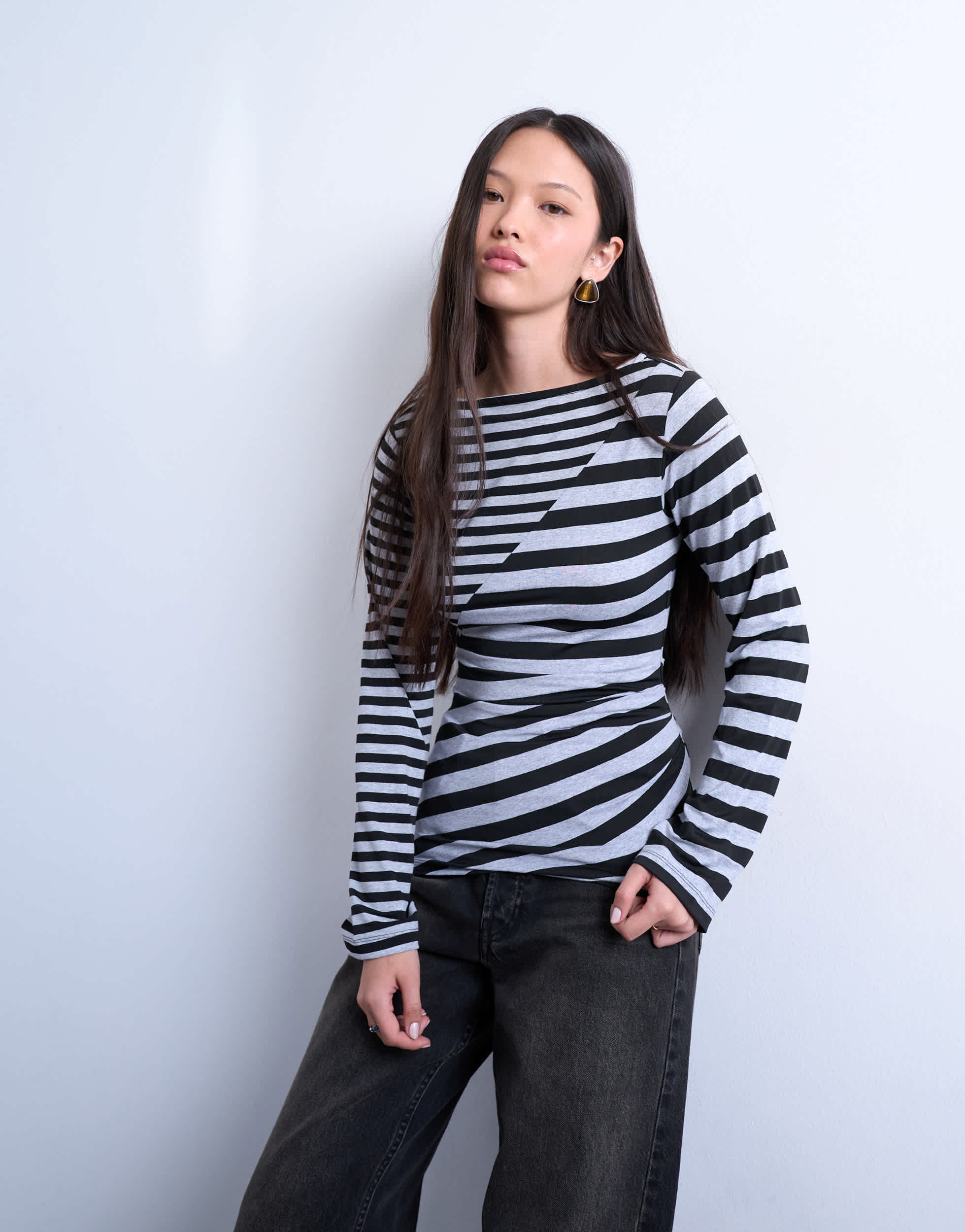 Top à manches longues froncées à rayures contrastées gris de Topshop