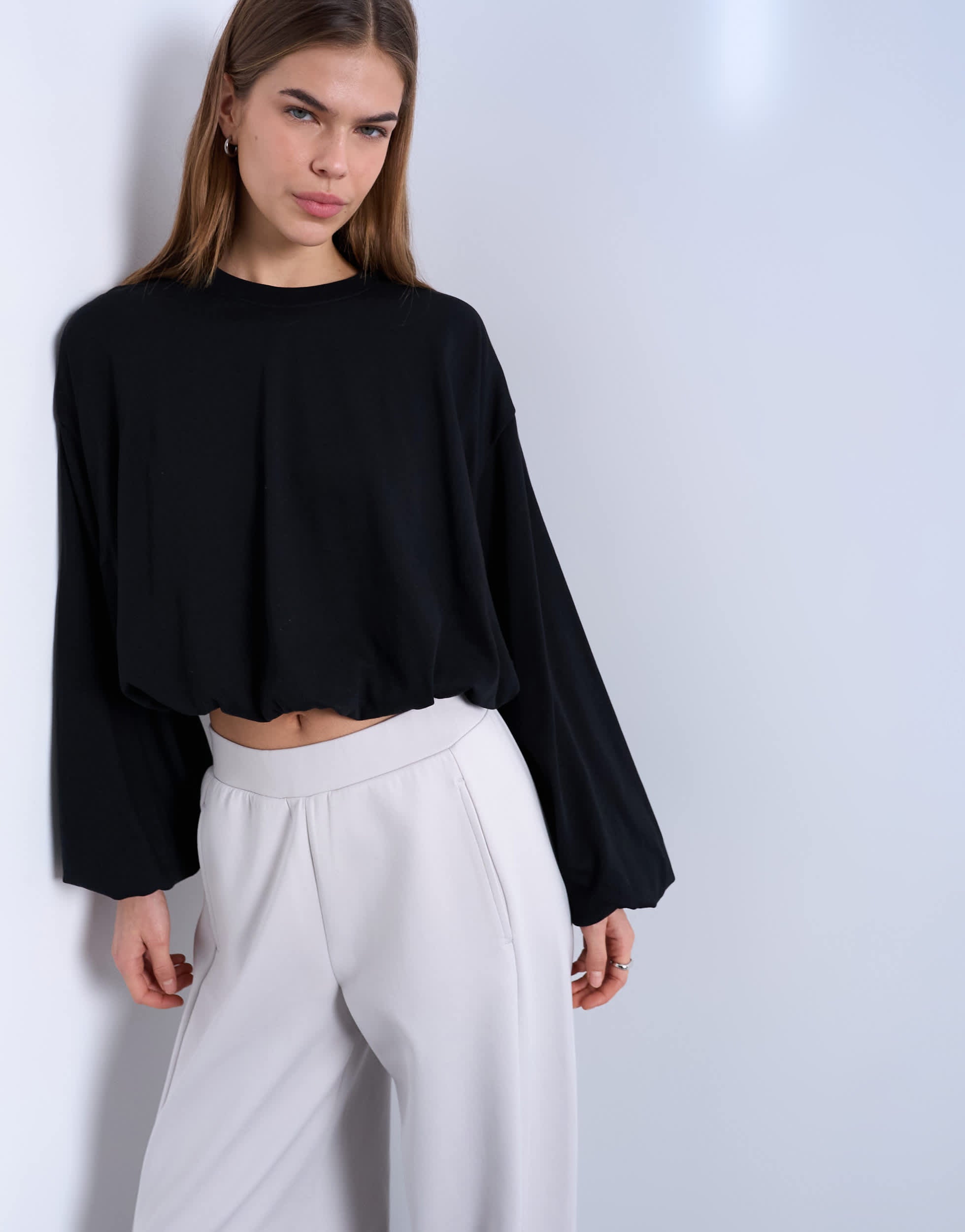 Topshop Langarmshirt mit Rundhalsausschnitt in Schwarz