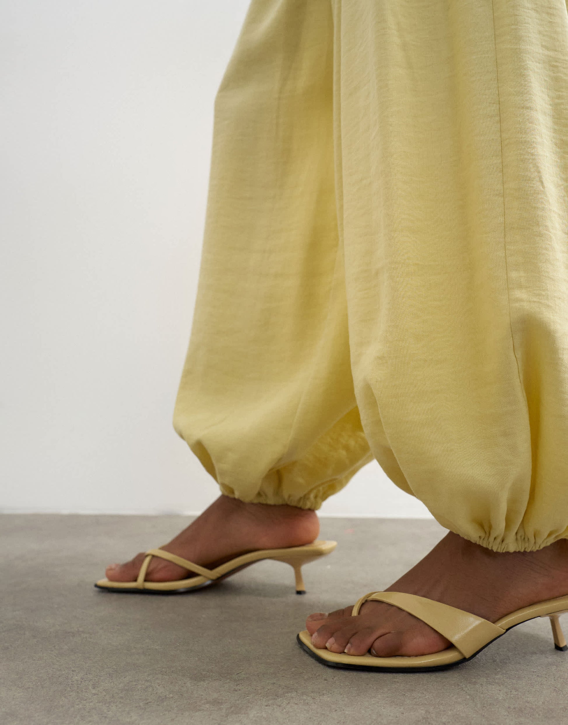 Topshop wide waistband balloon trouser in buttermilk
