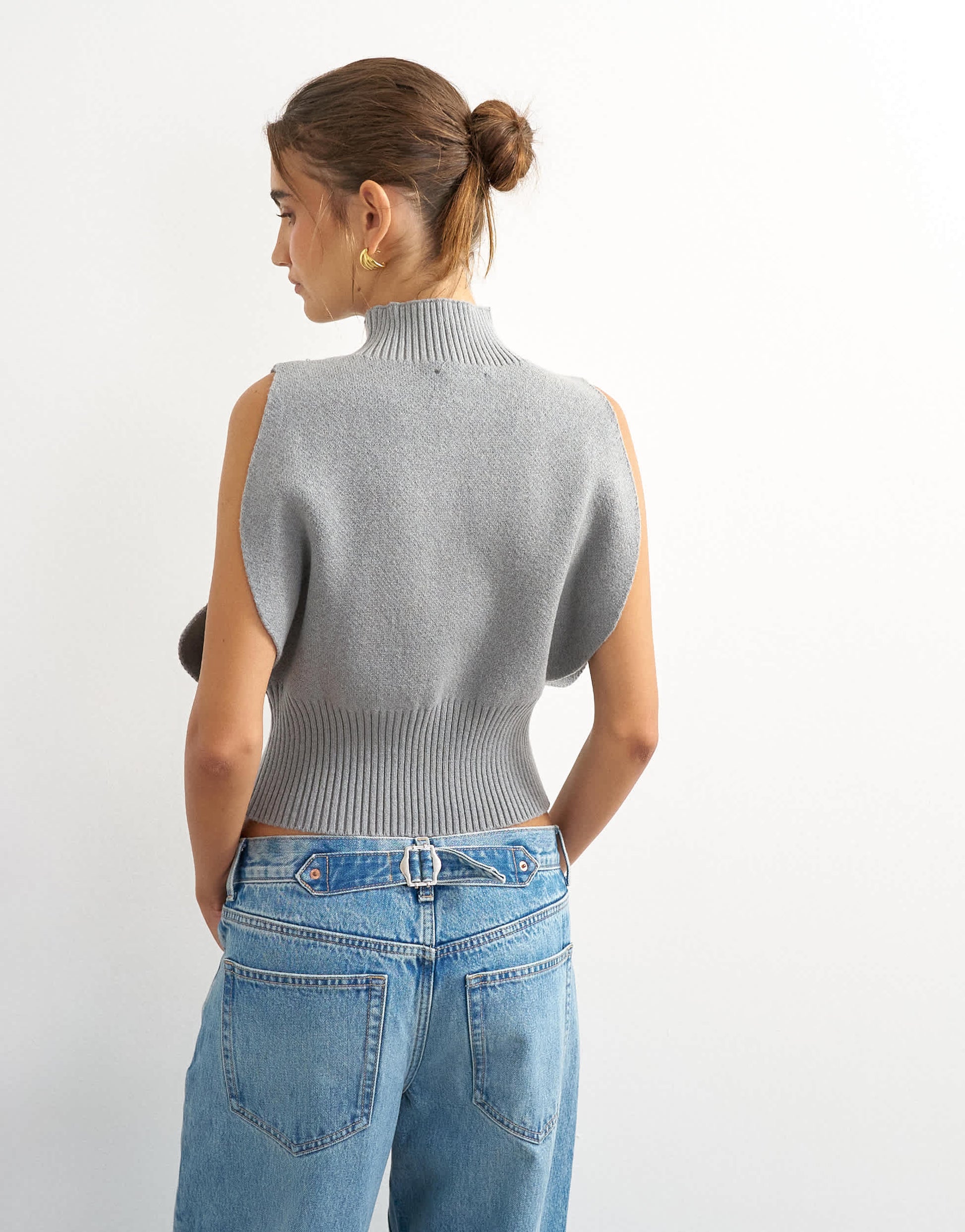 Topshop knitted rounder funnel neck tank in grey