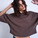 Topshop T-Shirt mit superweiten Ärmeln in Schokoladenbraun