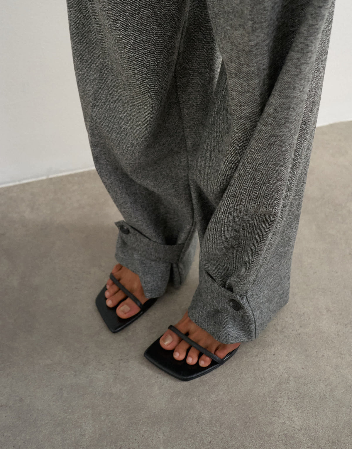 Topshop tailored cuff hem pleat trouser in grey marl