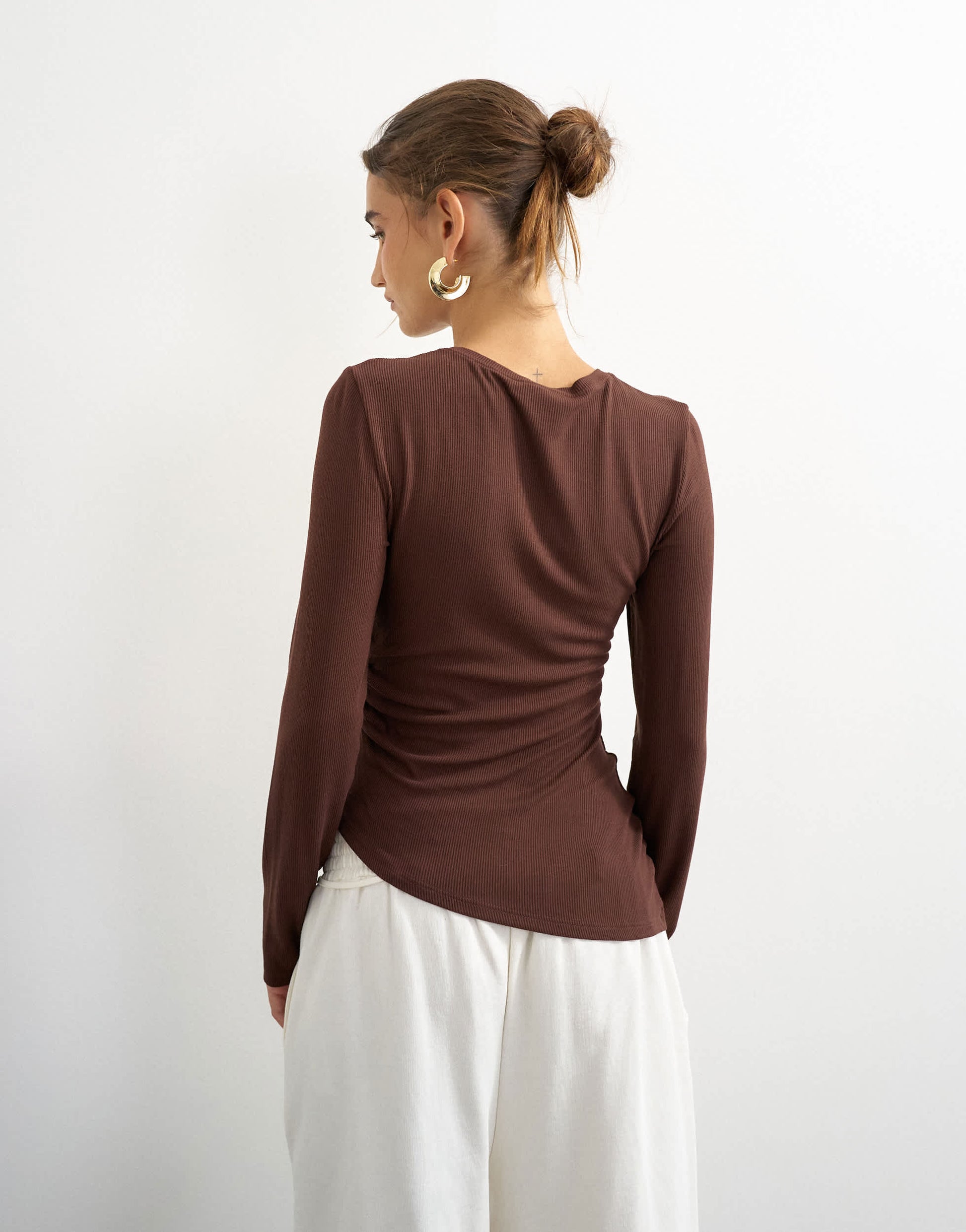 Topshop premium rib ruched asymmetric hem long sleeve top in chocolate
