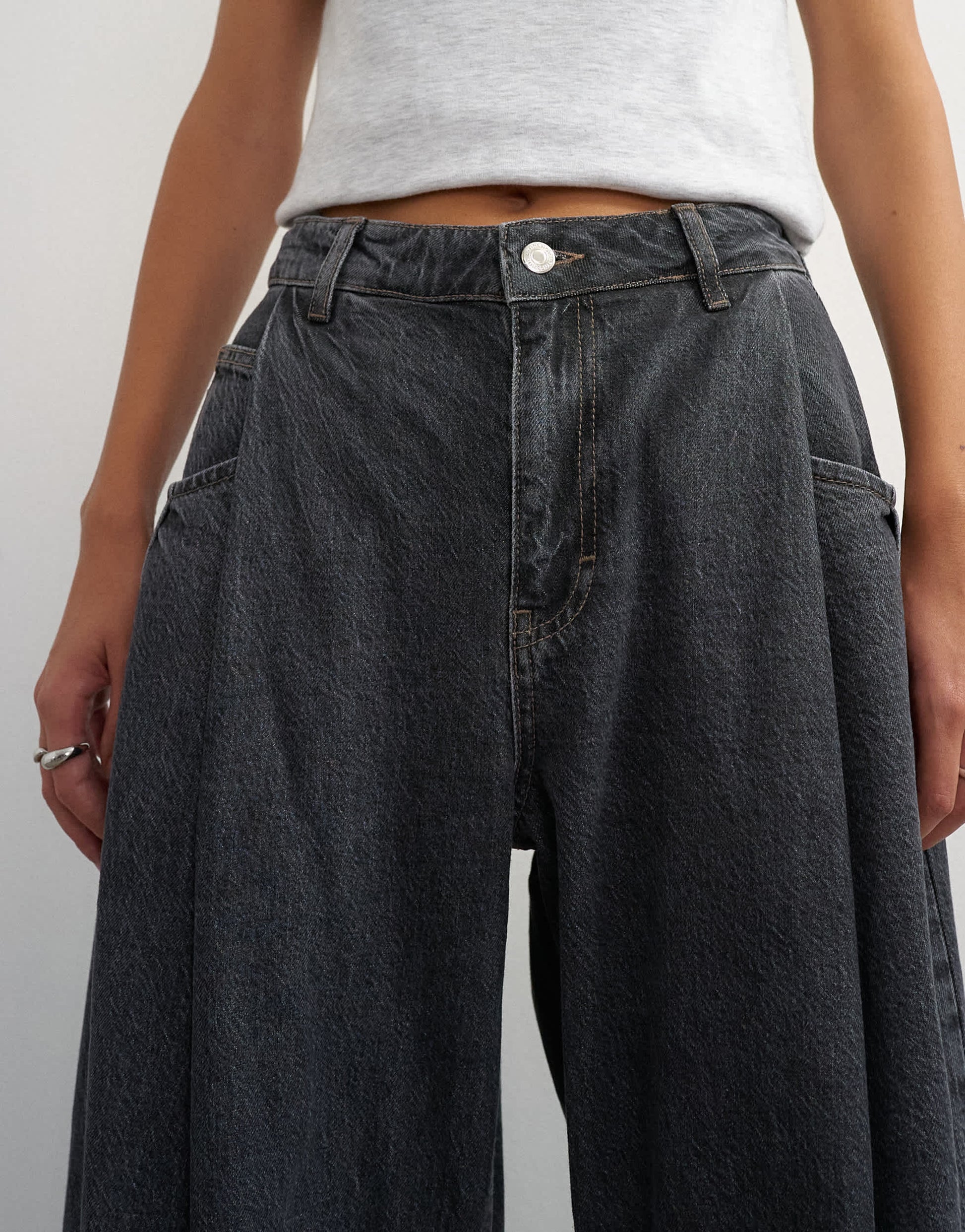 Topshop Cocoon mid rise barrel jean in washed black