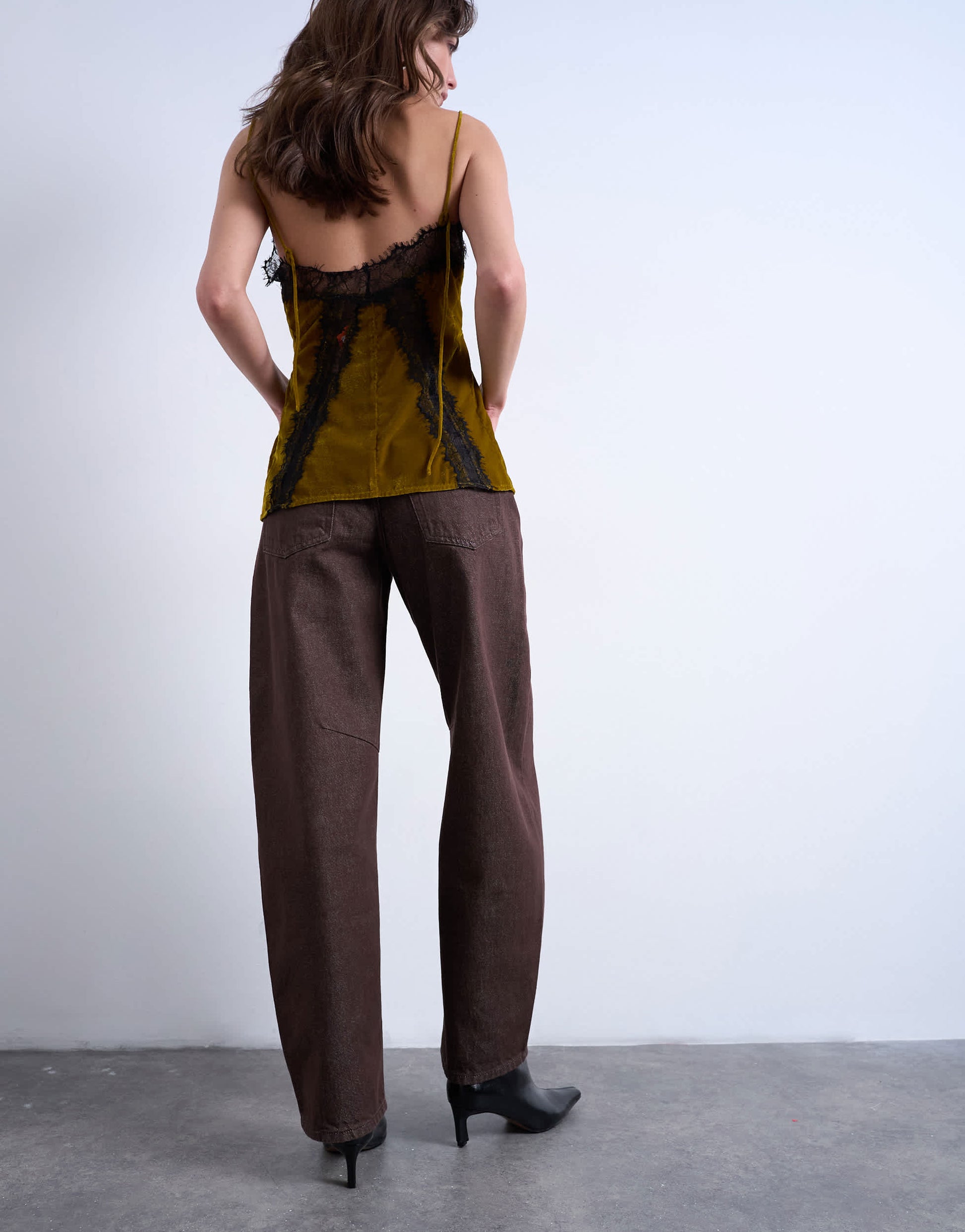 Topshop Barrel mid rise jean in chocolate