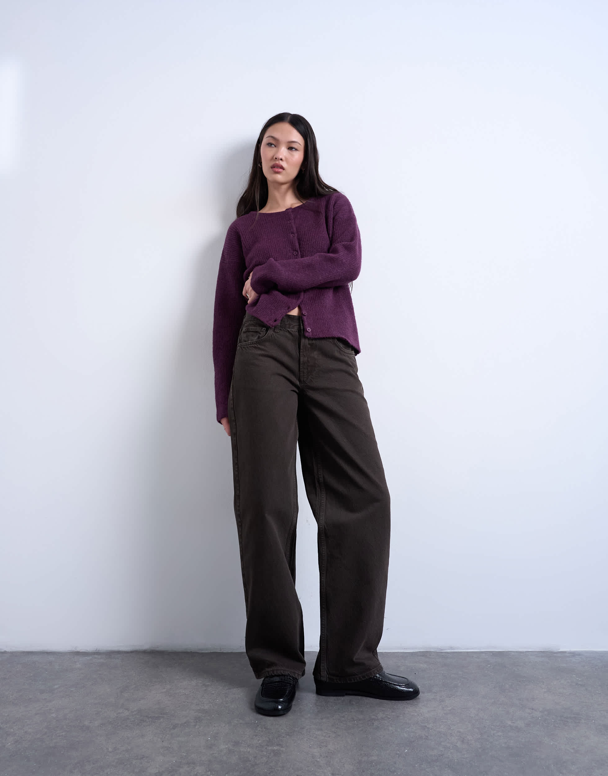 Topshop Cinch Low-Rise-Jeans in Schokoladenbraun