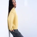 Pull Topshop en maille de laine mélangée duveteuse à coutures apparentes, couleur jaune beurre