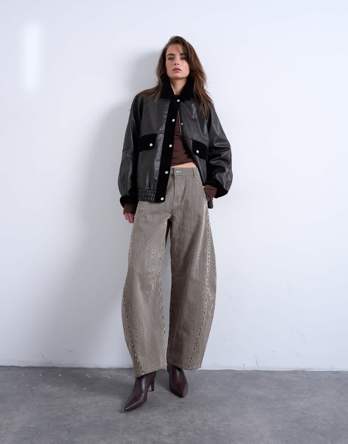 Topshop Horseshoe mid rise barrel jean in brown stripe