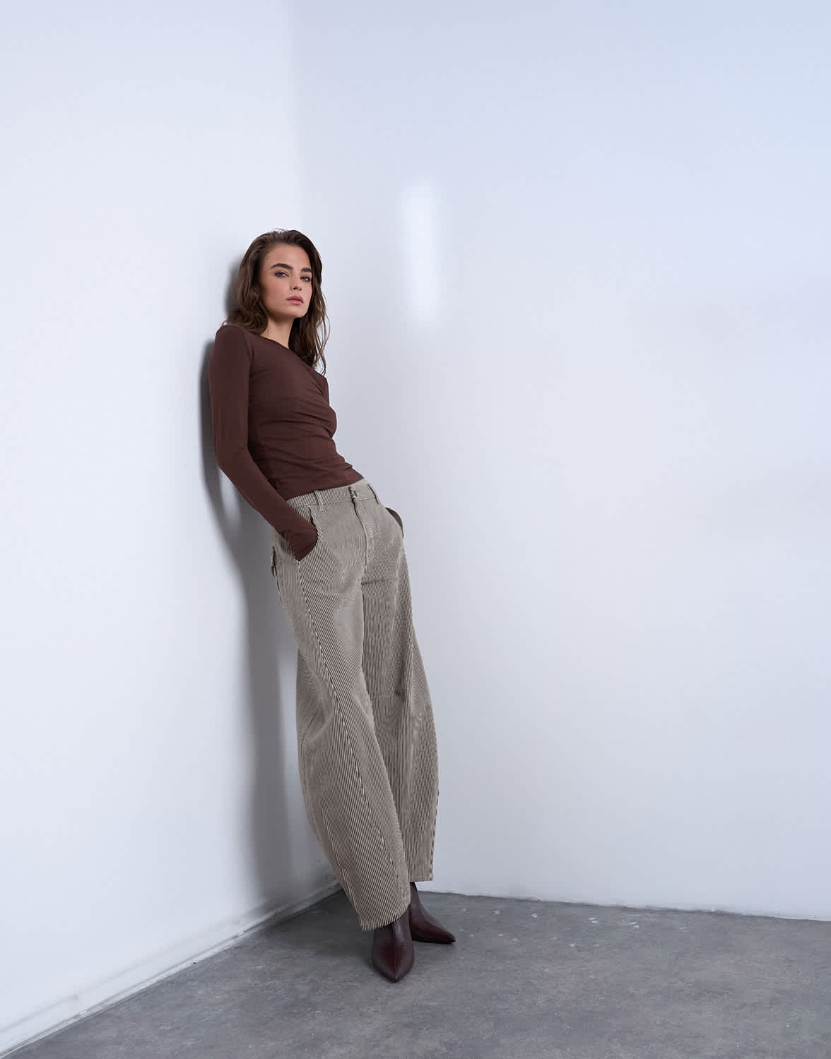 Topshop Horseshoe mid rise barrel jean in brown stripe