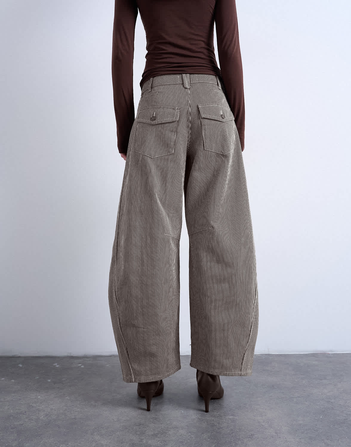 Topshop Horseshoe mid rise barrel jean in brown stripe
