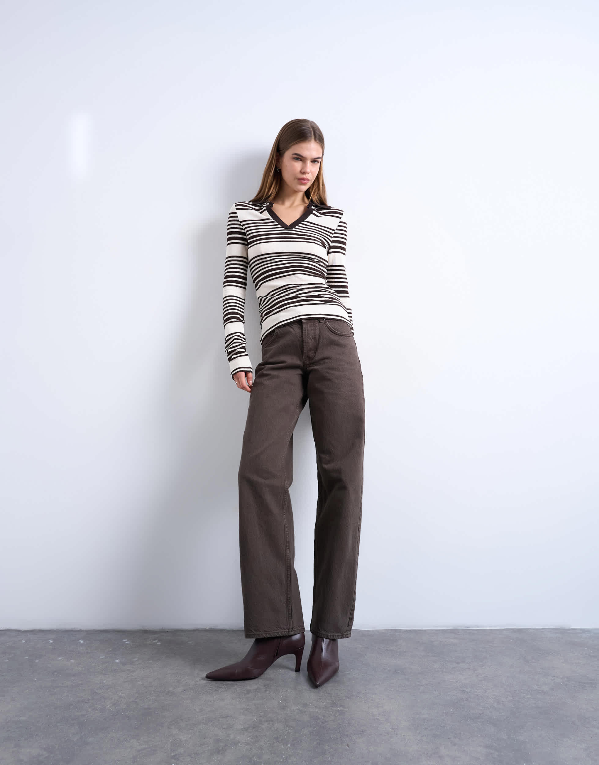 Topshop Ember low rise straight leg jean in chocolate