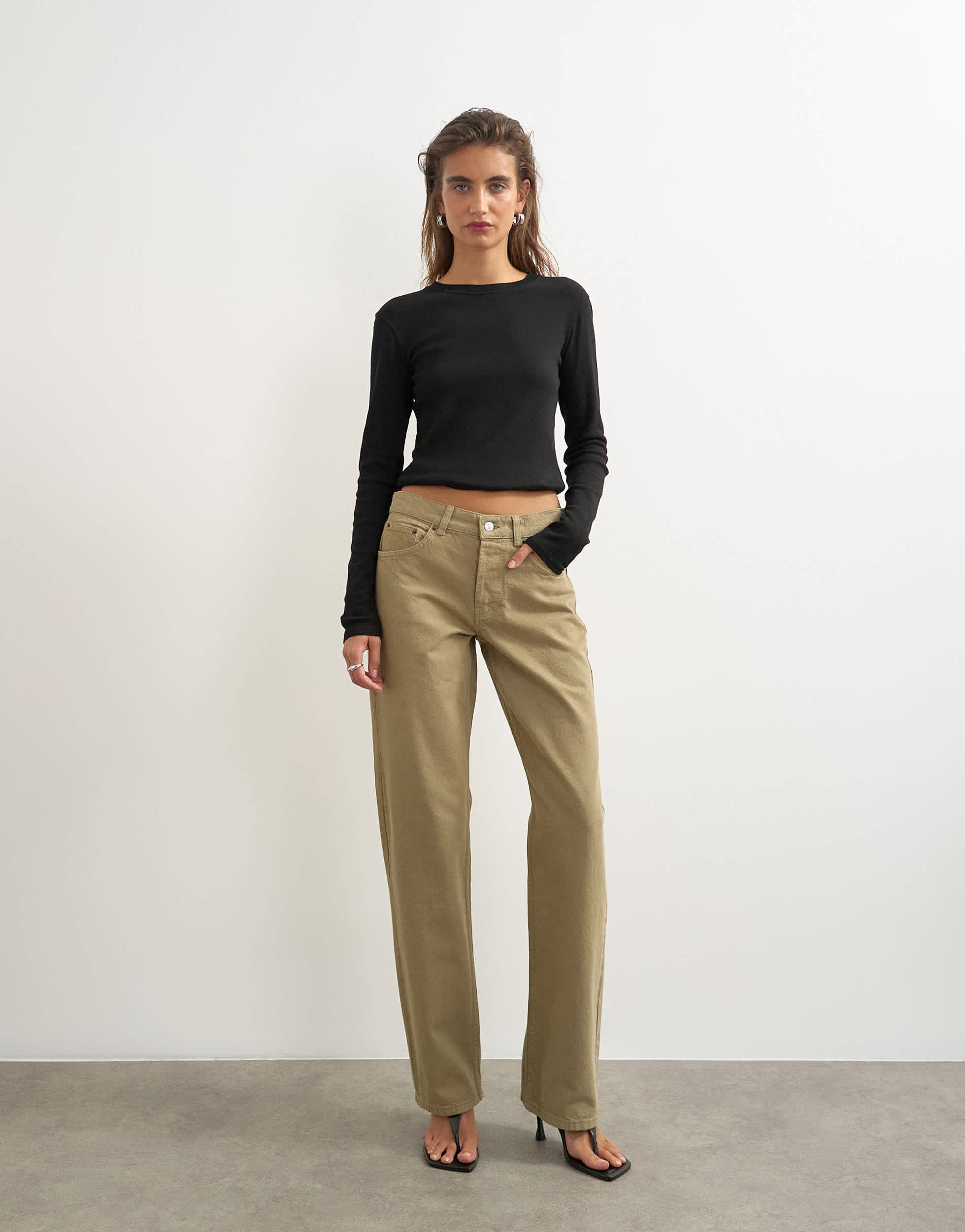 Topshop Ember low rise relaxed straight jean in sand