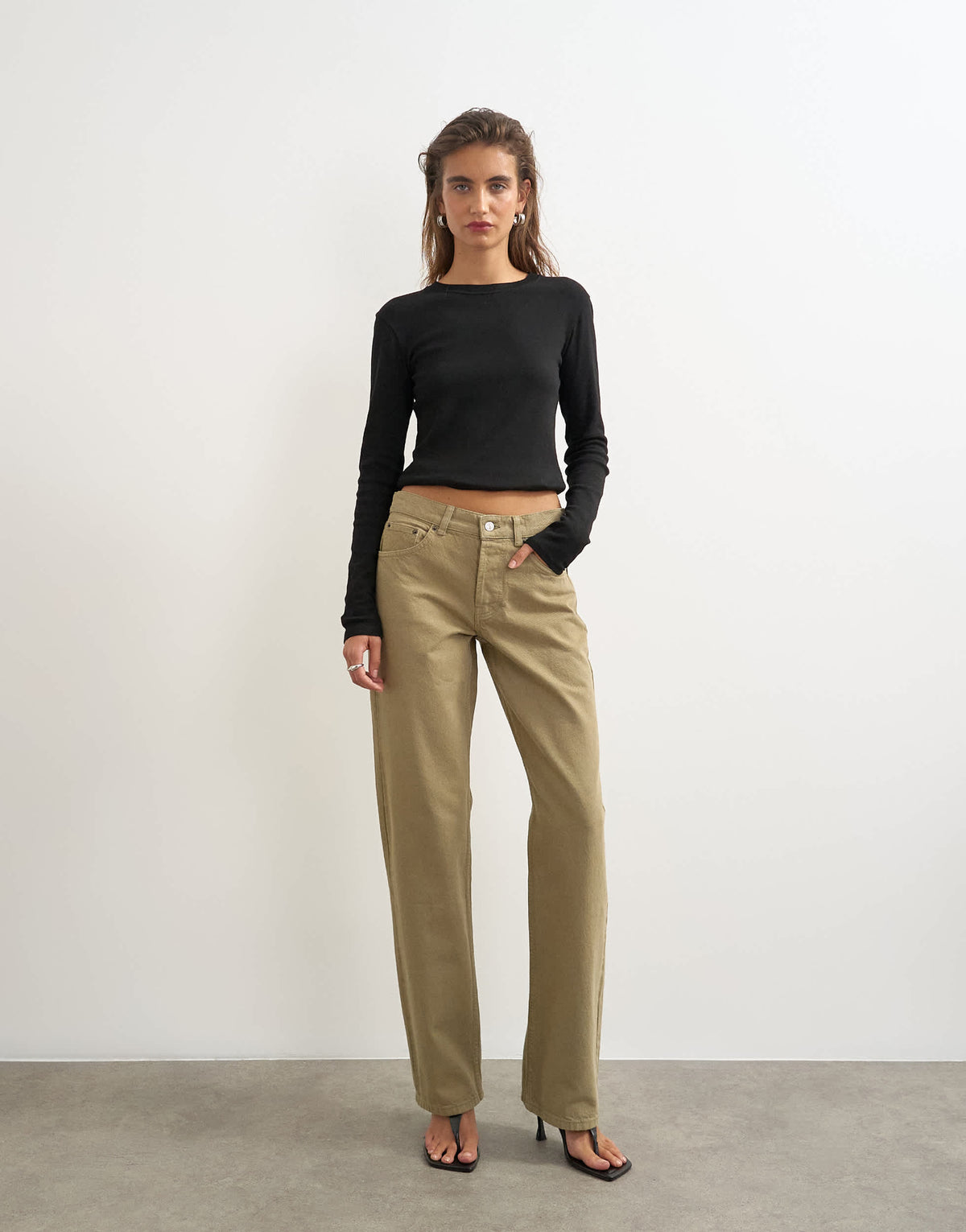 Topshop Ember low rise relaxed straight jean in sand