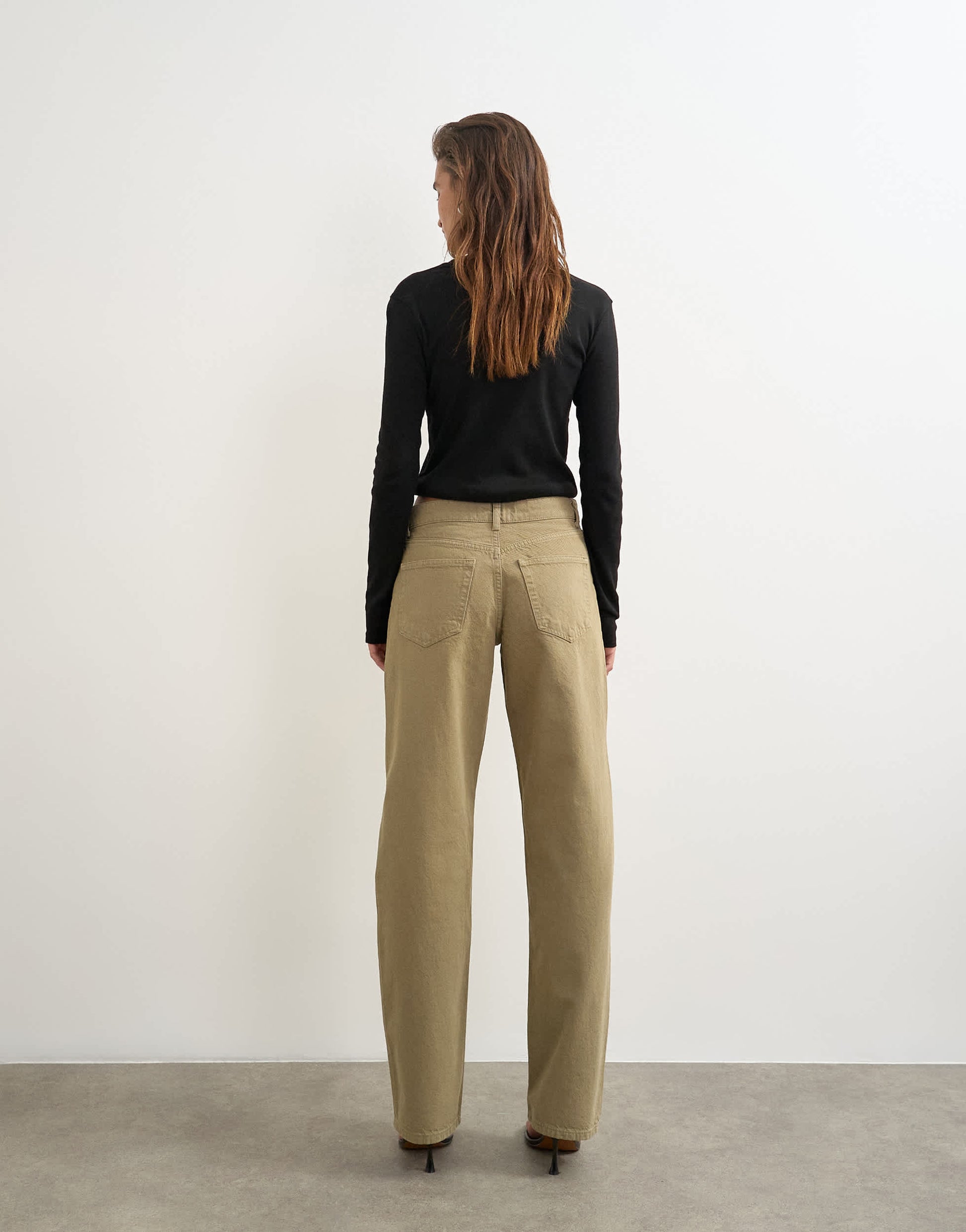 Topshop Ember low rise relaxed straight jean in sand