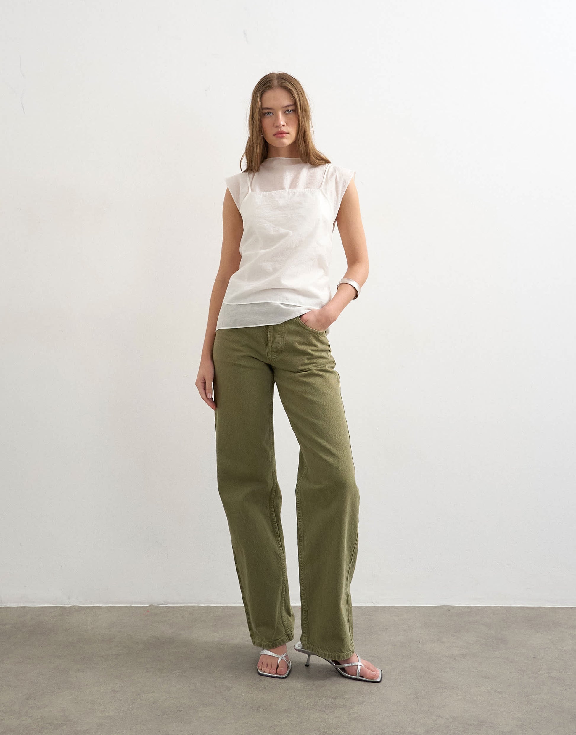 Topshop Ember low rise straight jean in khaki