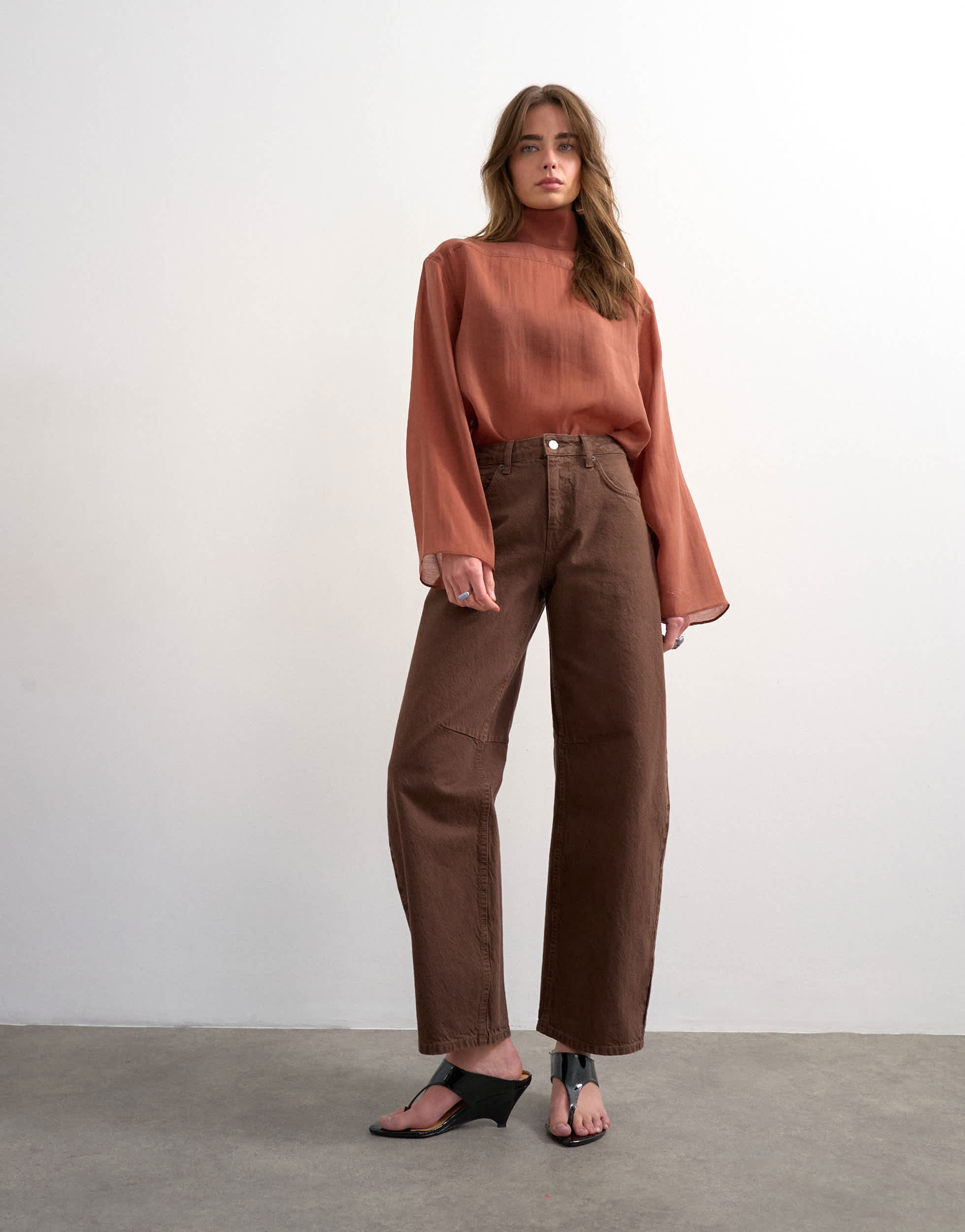 Topshop Barrel high rise jean in chocolate