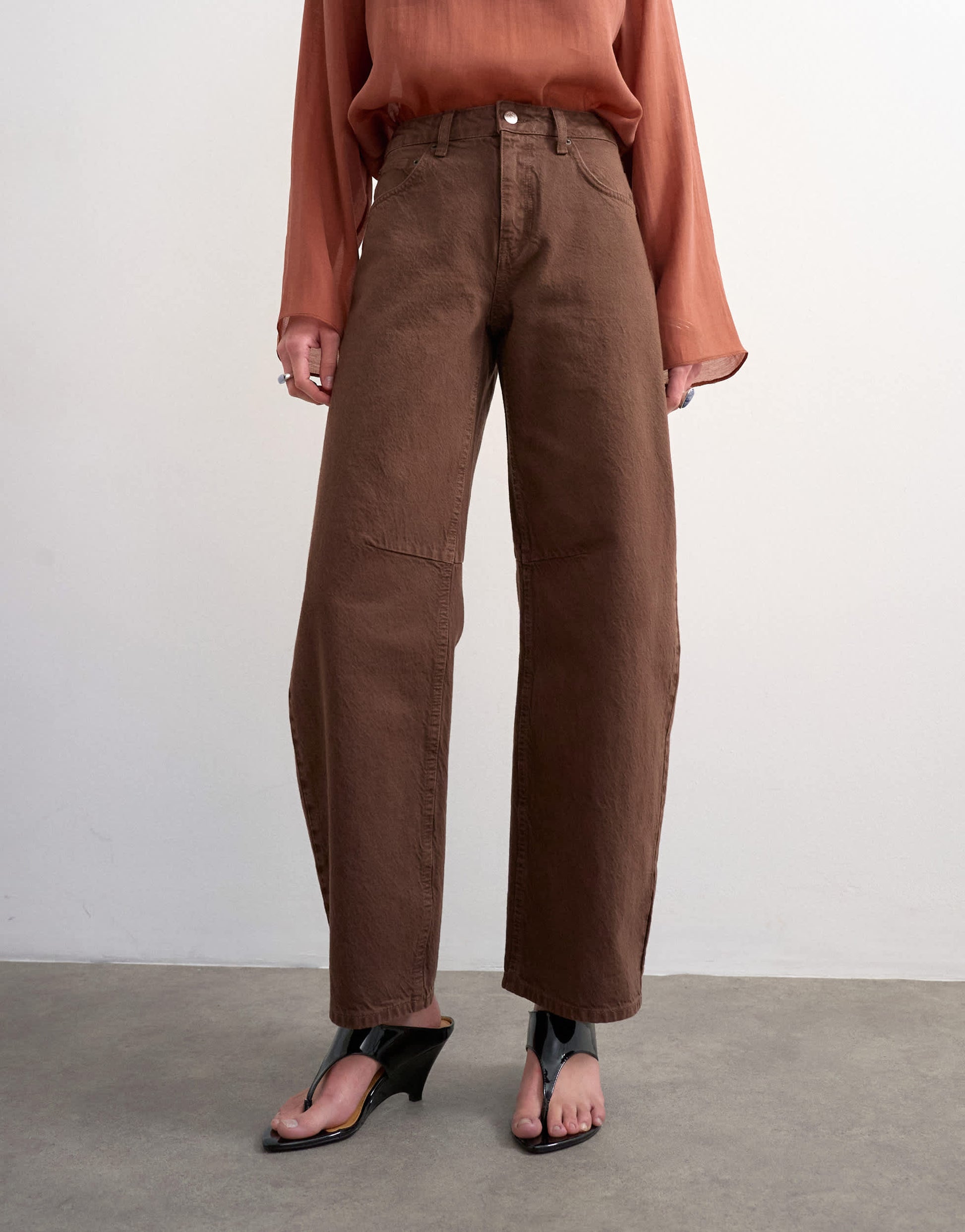 Topshop Barrel high rise jean in chocolate