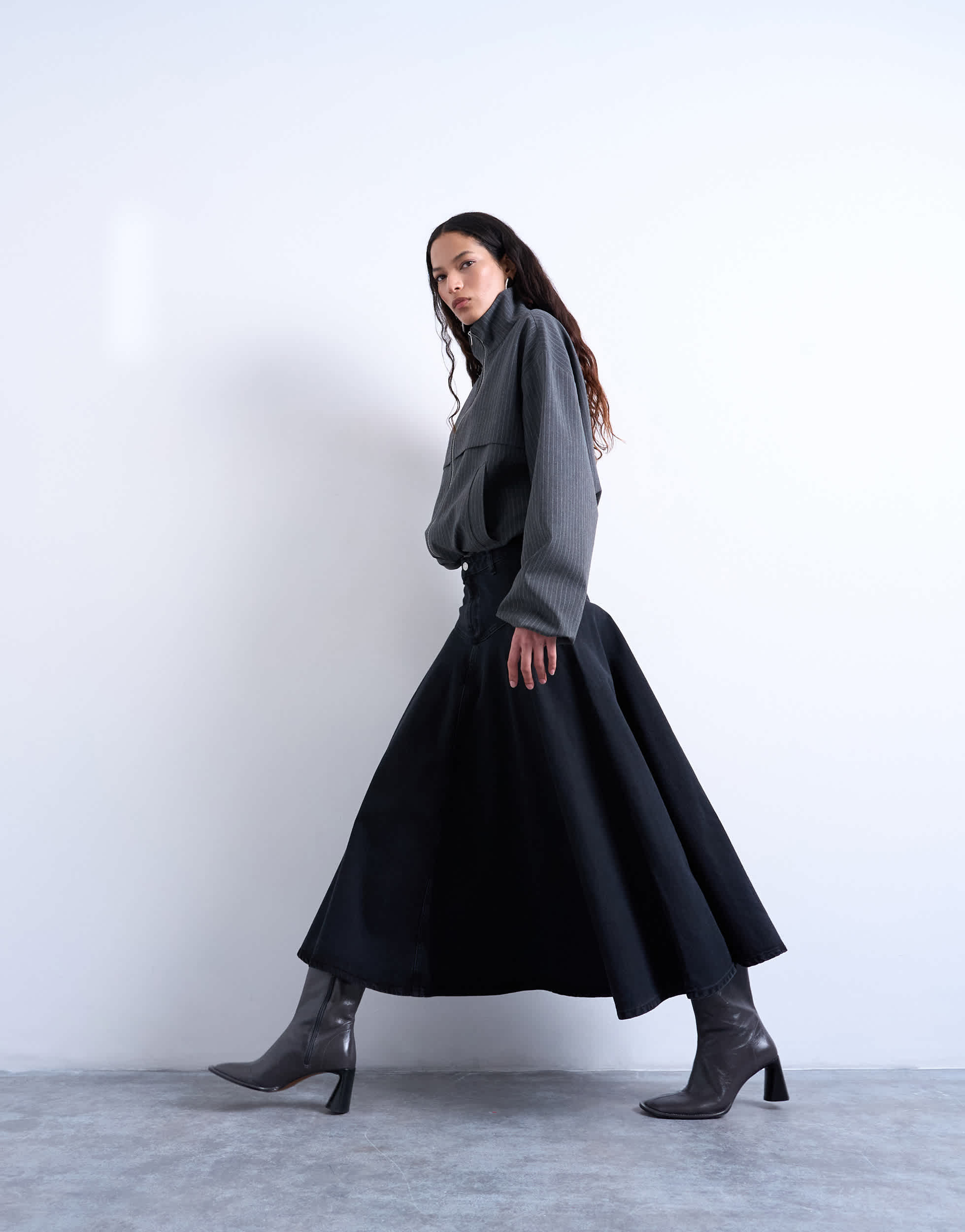 Topshop Jeans-Maxirock mit Passe vorne in verwaschenem Schwarz