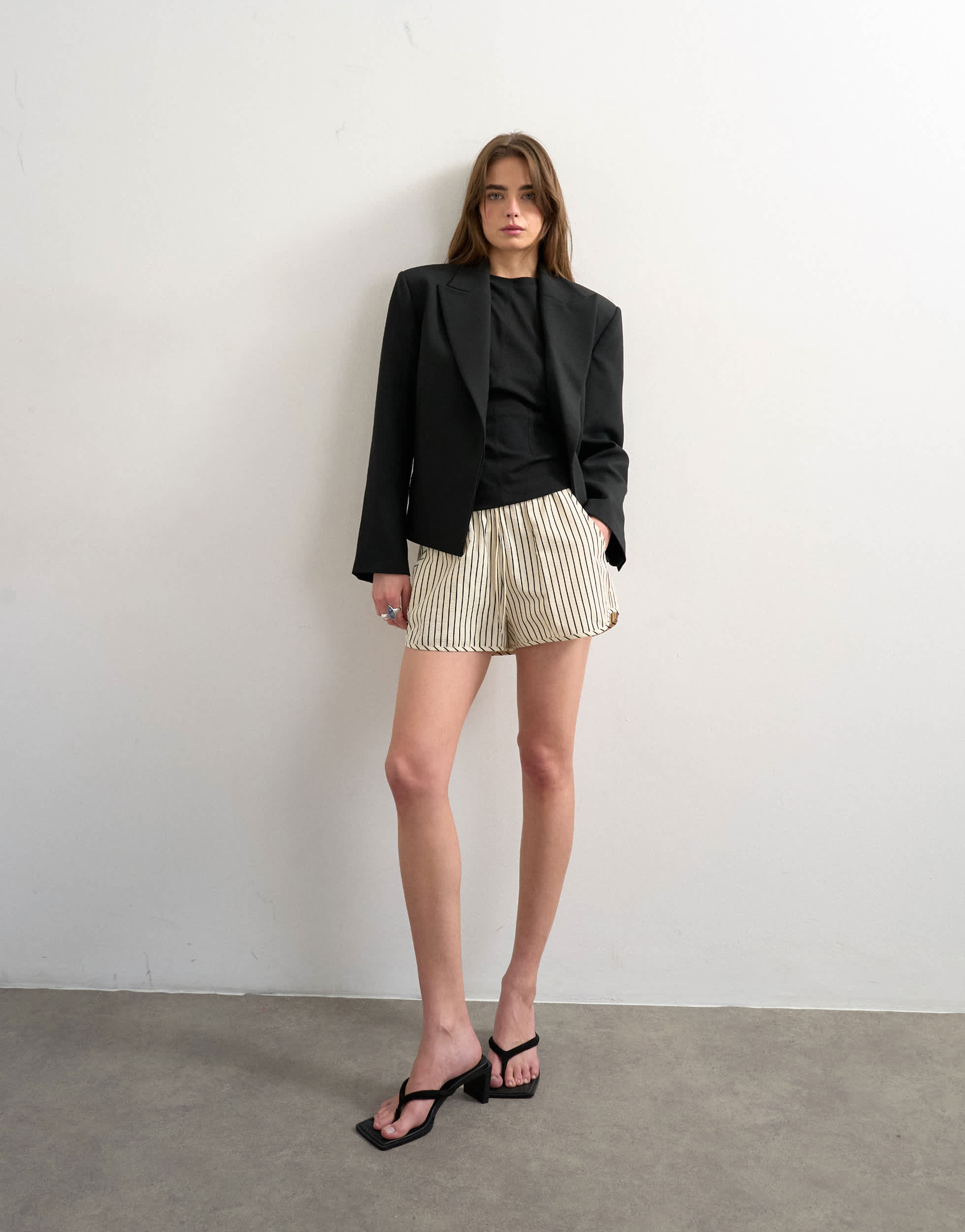 Topshop crinkle stripe runner short in mono