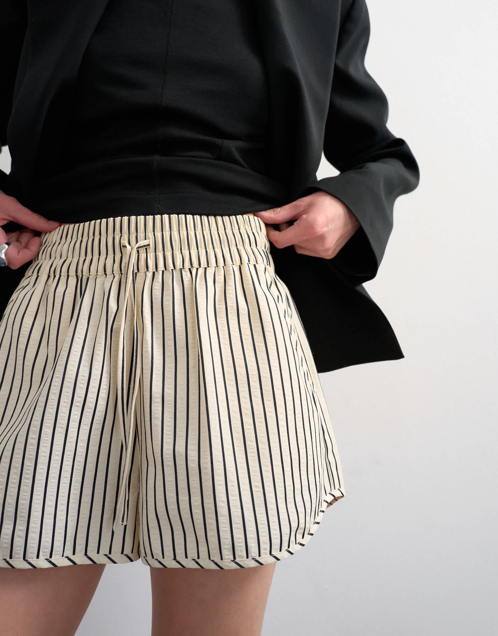 Topshop crinkle stripe runner short in mono