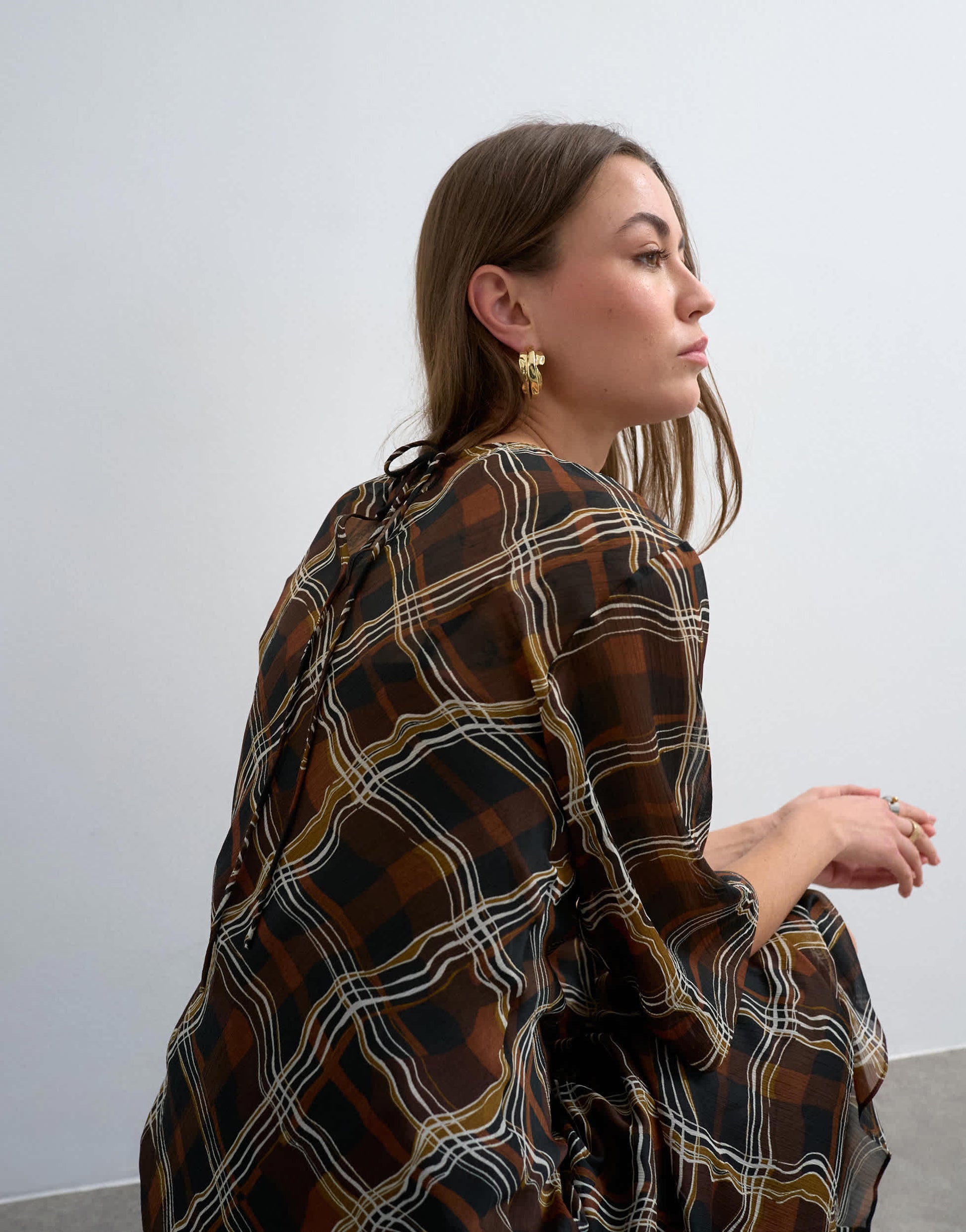 Topshop curved waistband chiffon t-shirt maxi dress in brown warped check print