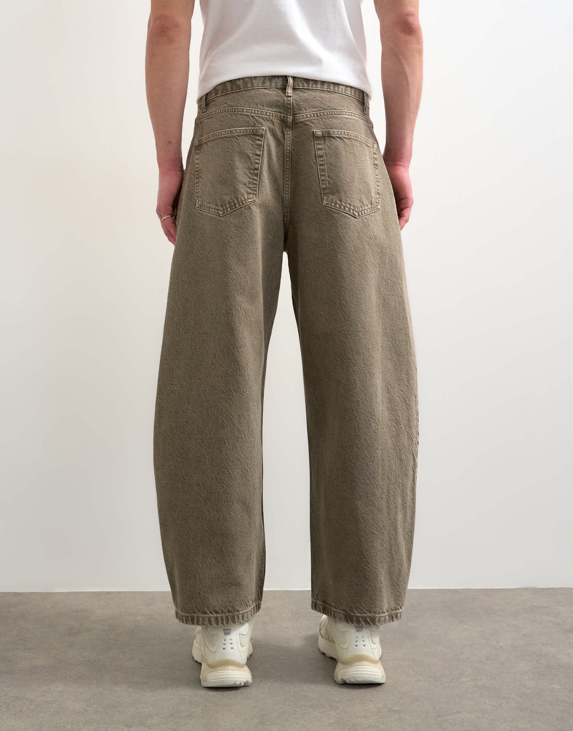 Topman rigid barrel jean in light brown