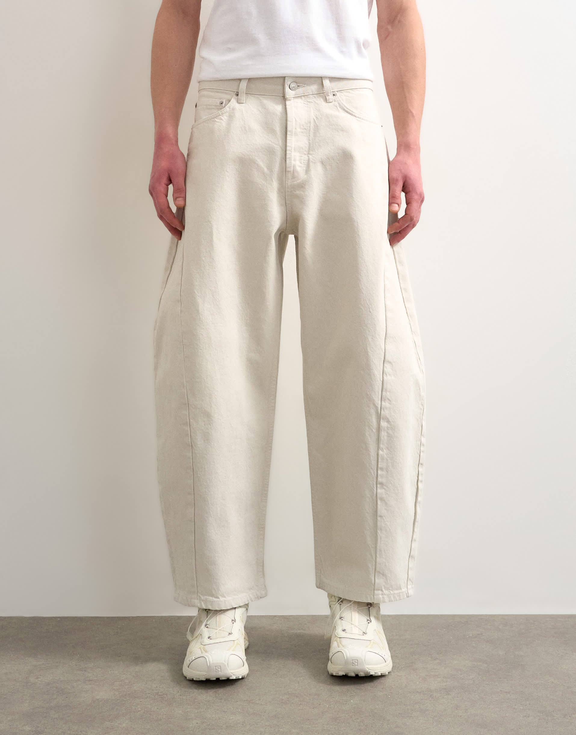 Topman rigid barrel jean in white