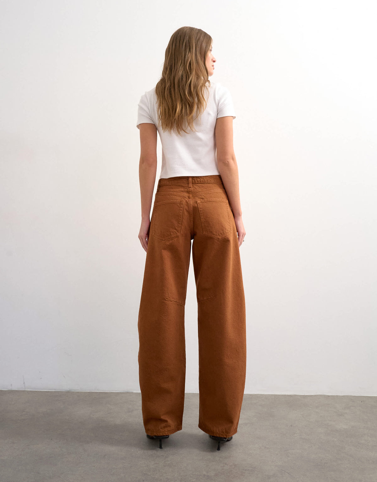 Topshop Barrel mid rise jean in toffee
