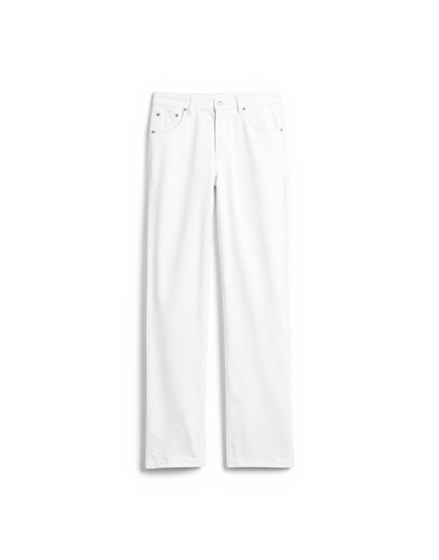 Topshop Ember low rise relaxed straight jean in white
