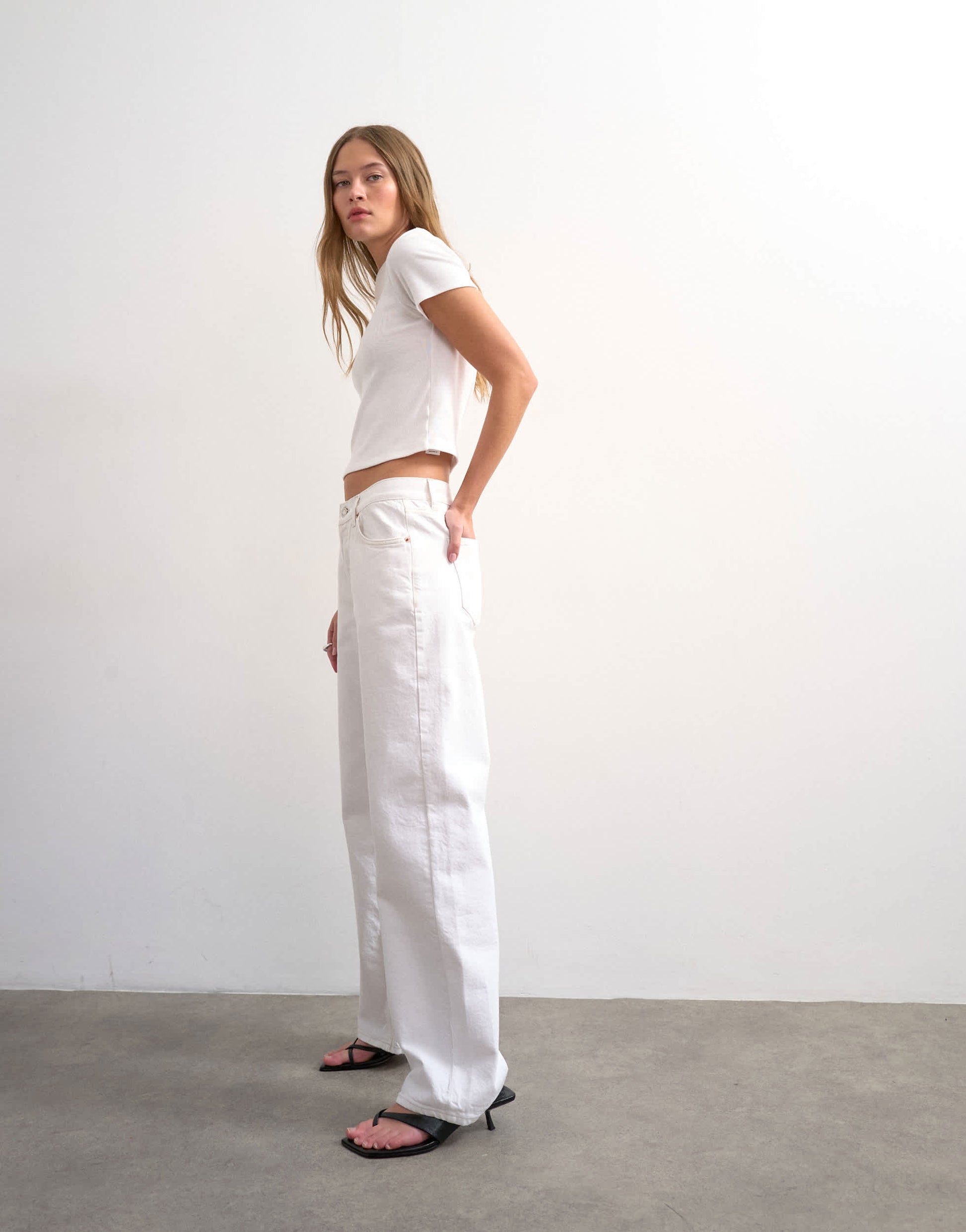 Topshop Ember low rise relaxed straight jean in white