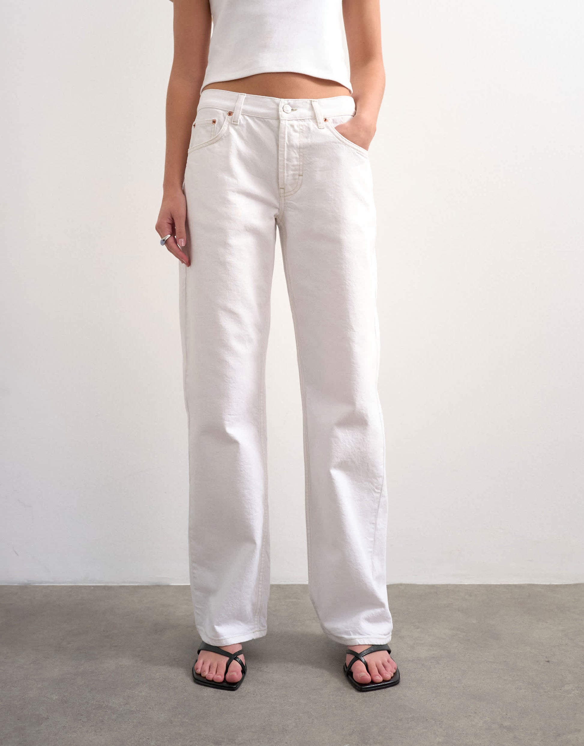 Topshop Ember low rise relaxed straight jean in white