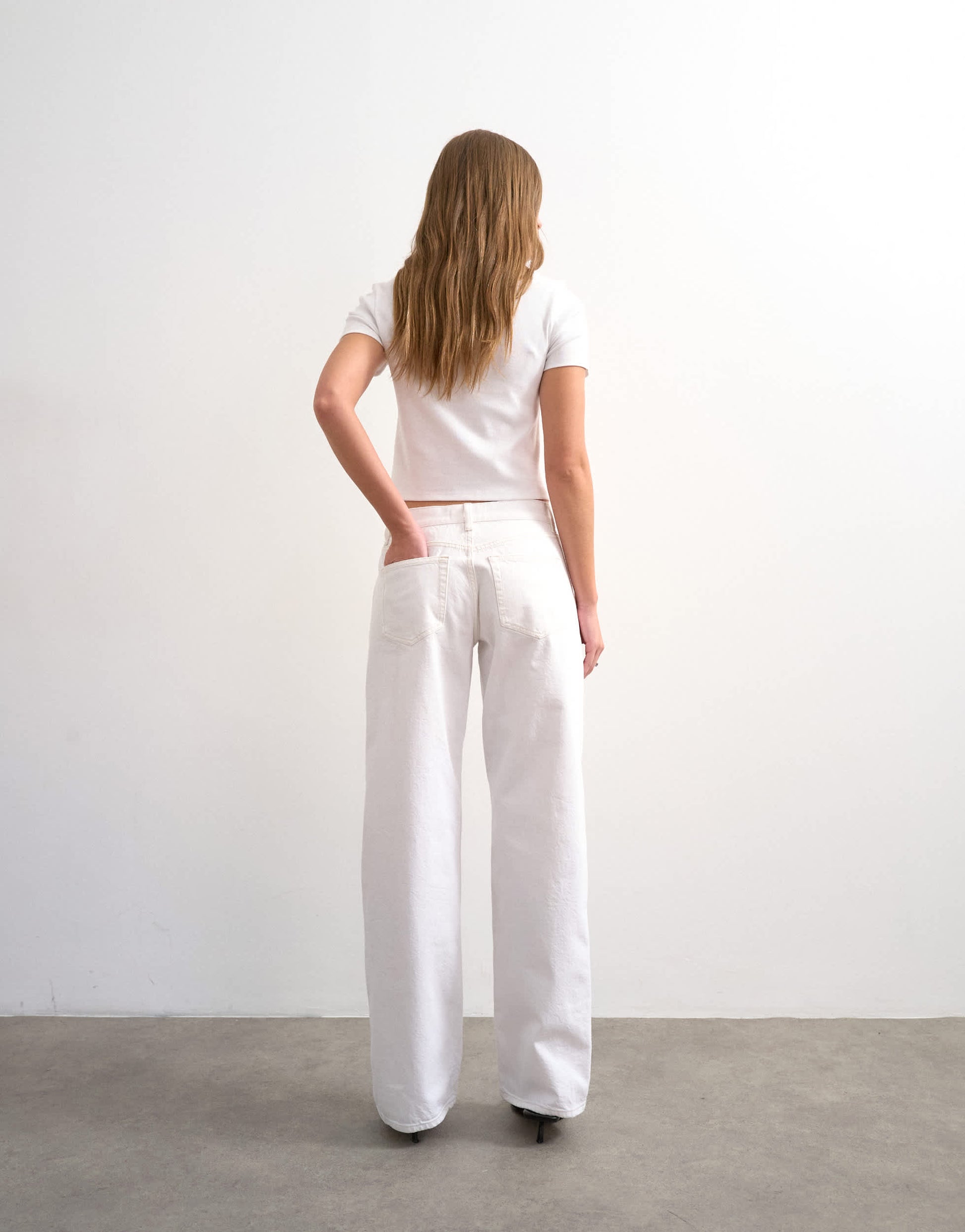 Topshop Ember low rise relaxed straight jean in white