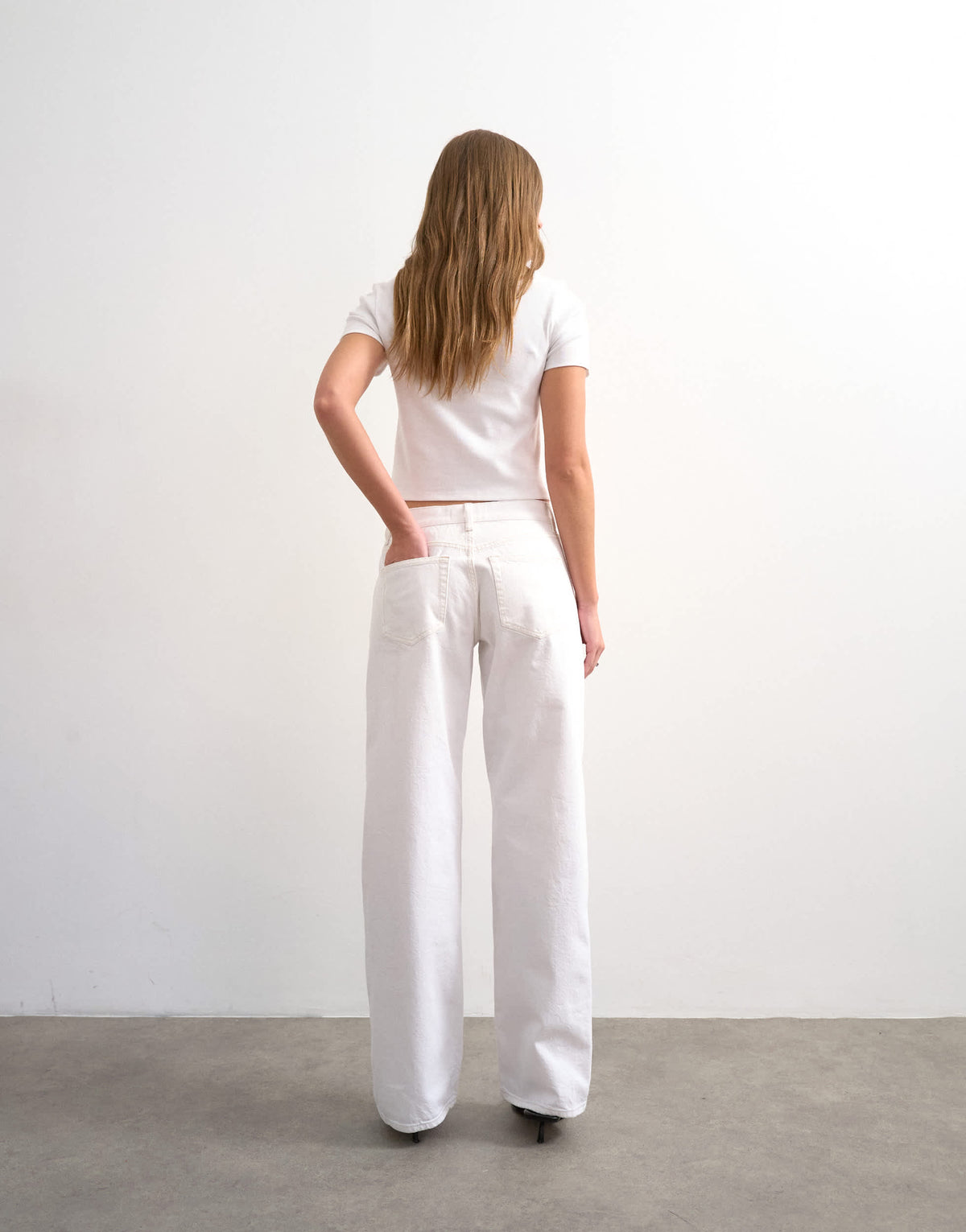 Topshop Ember low rise relaxed straight jean in white