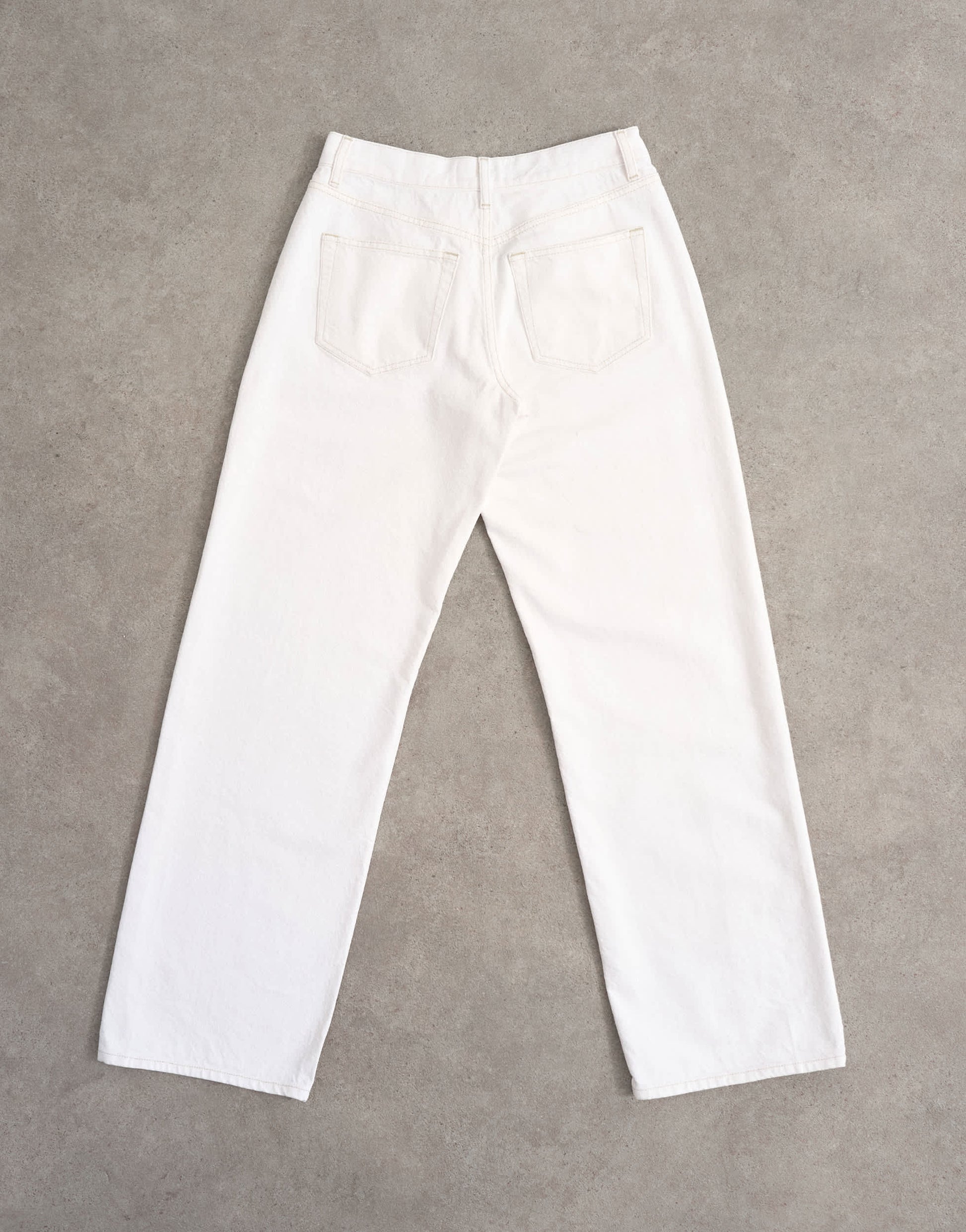 Topshop Ember low rise relaxed straight jean in white
