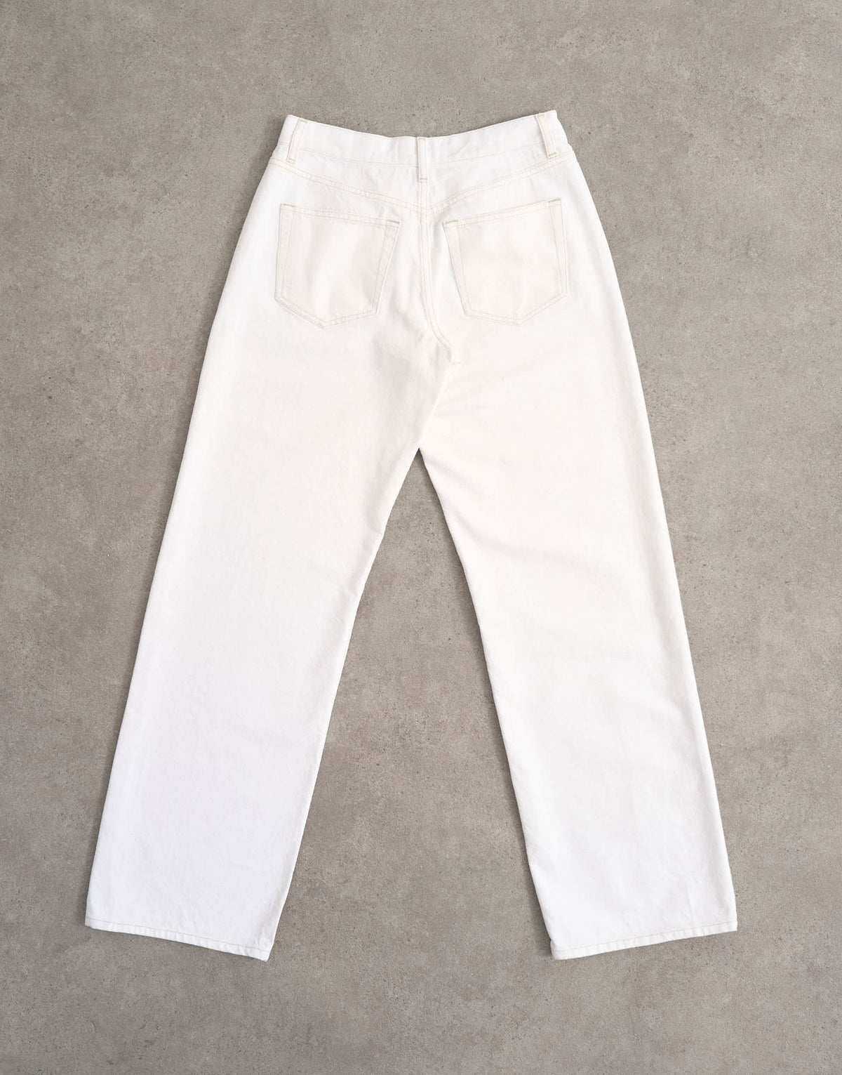 Topshop Ember low rise relaxed straight jean in white