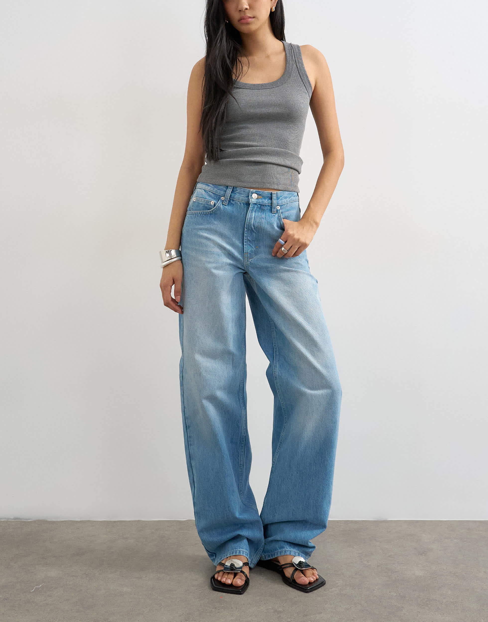 Topshop Tall Cinch low rise relaxed jean in bleach