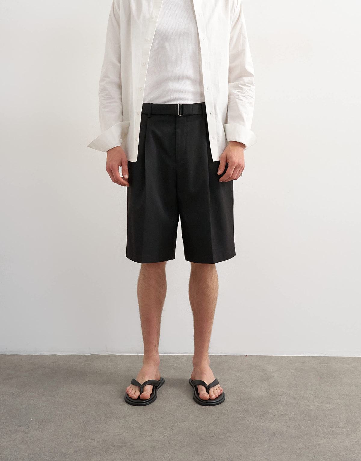 Topman wide leg belted twill short in black