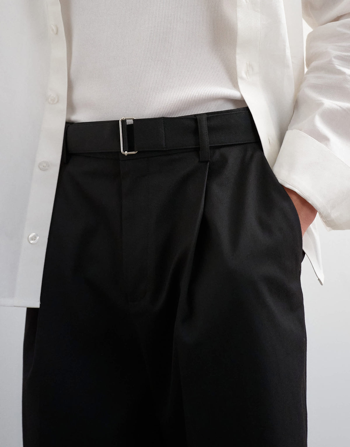 Topman wide leg belted twill short in black