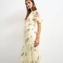 Topshop-Maxikleid aus Chiffon mit Biesen-Details in zitronengelb mit verschwommenem Blumenmuster