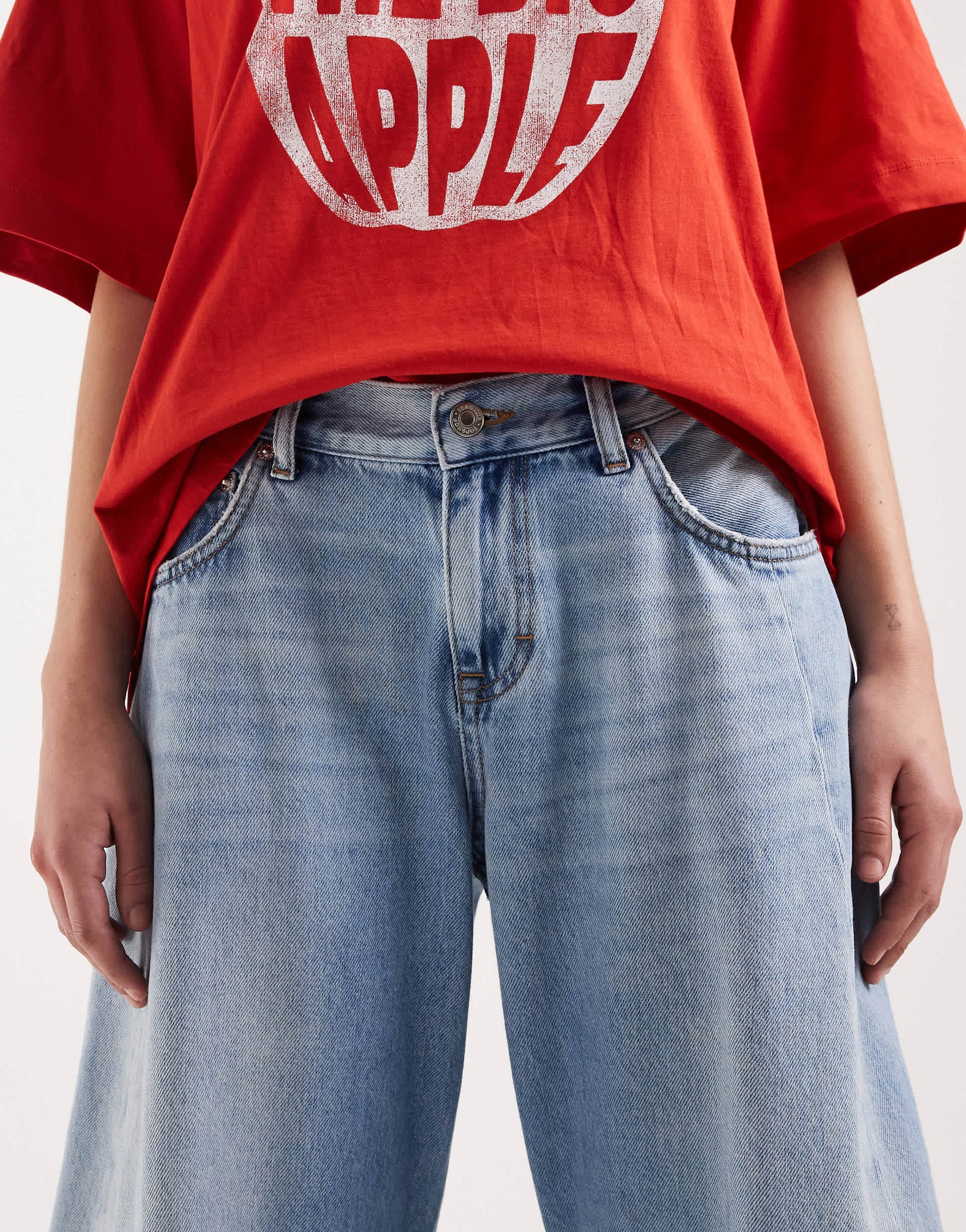 Topshop skewed boyfriend jean in bleach