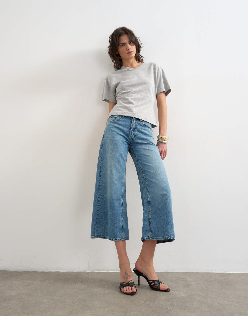 Jean court large et léger Topshop, délavé à l'eau de Javel