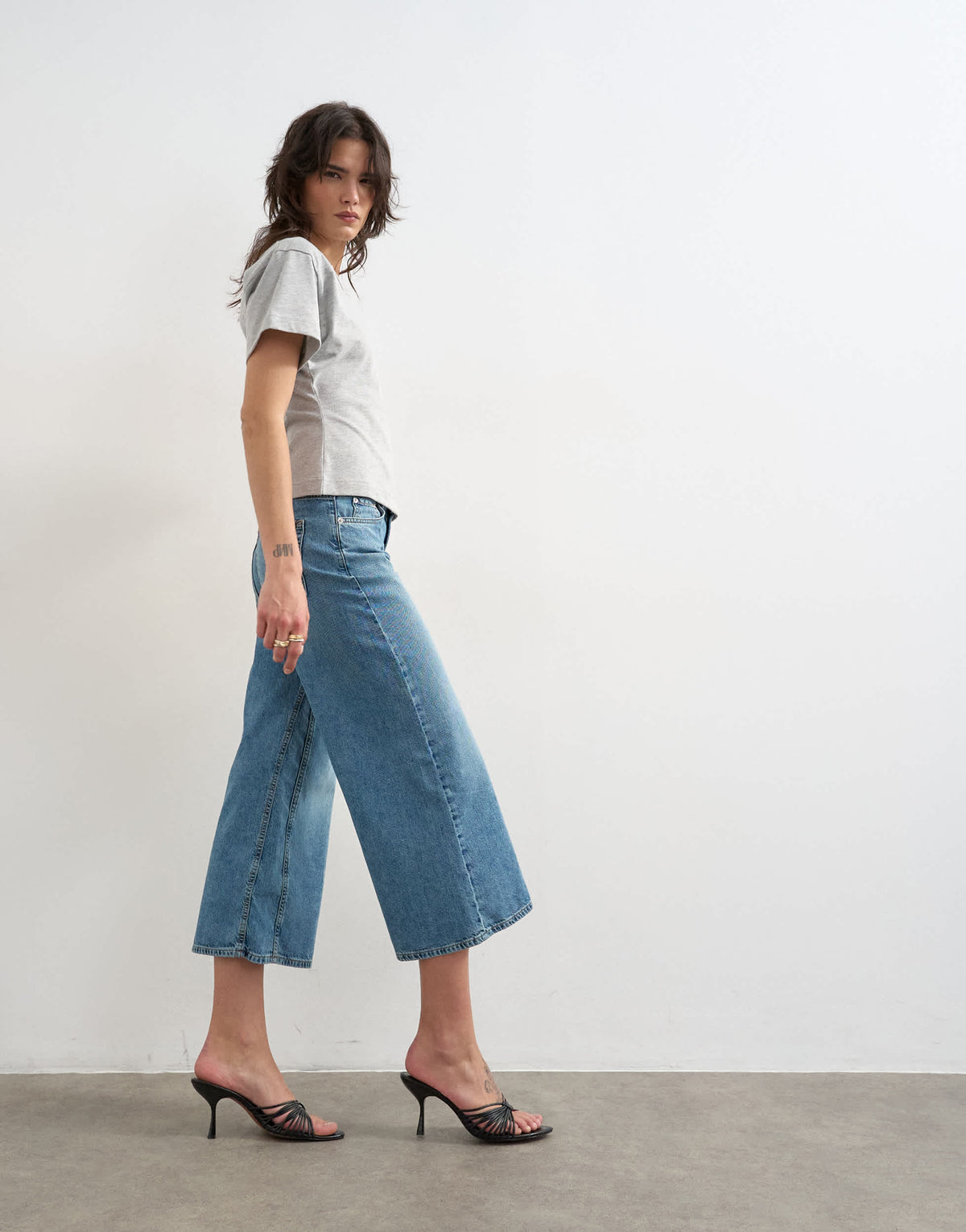Topshop light weight wide crop jean in bleach